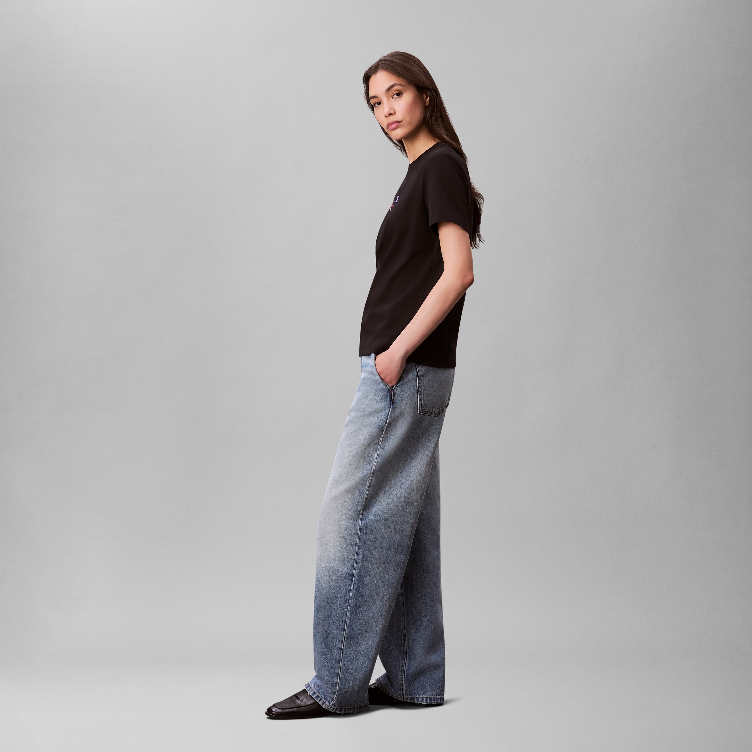 Calvin Klein Jeans Kurzarmshirt »SS 20s CLASSIC LOGO TEE« Mit Glitzer-Logo