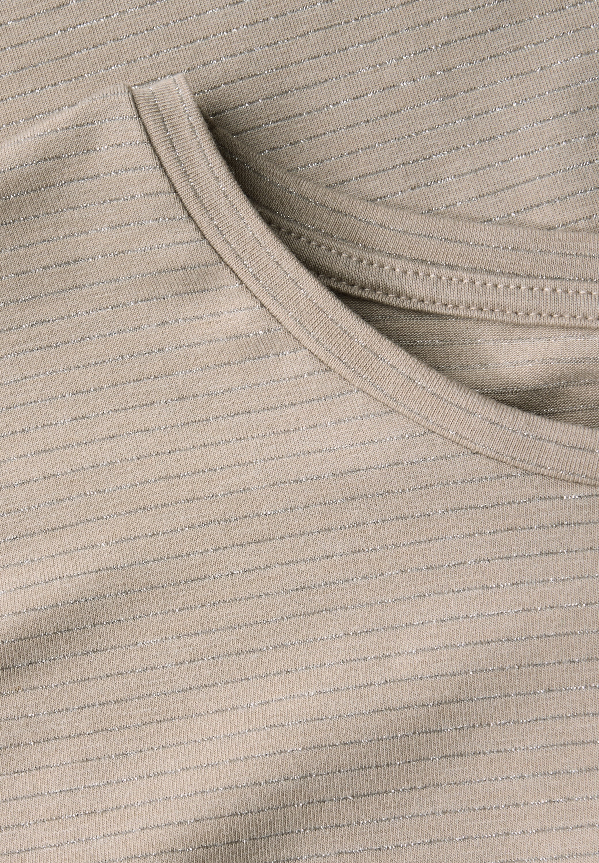 STREET ONE Rundhalsshirt, mit glitzernden Streifen
