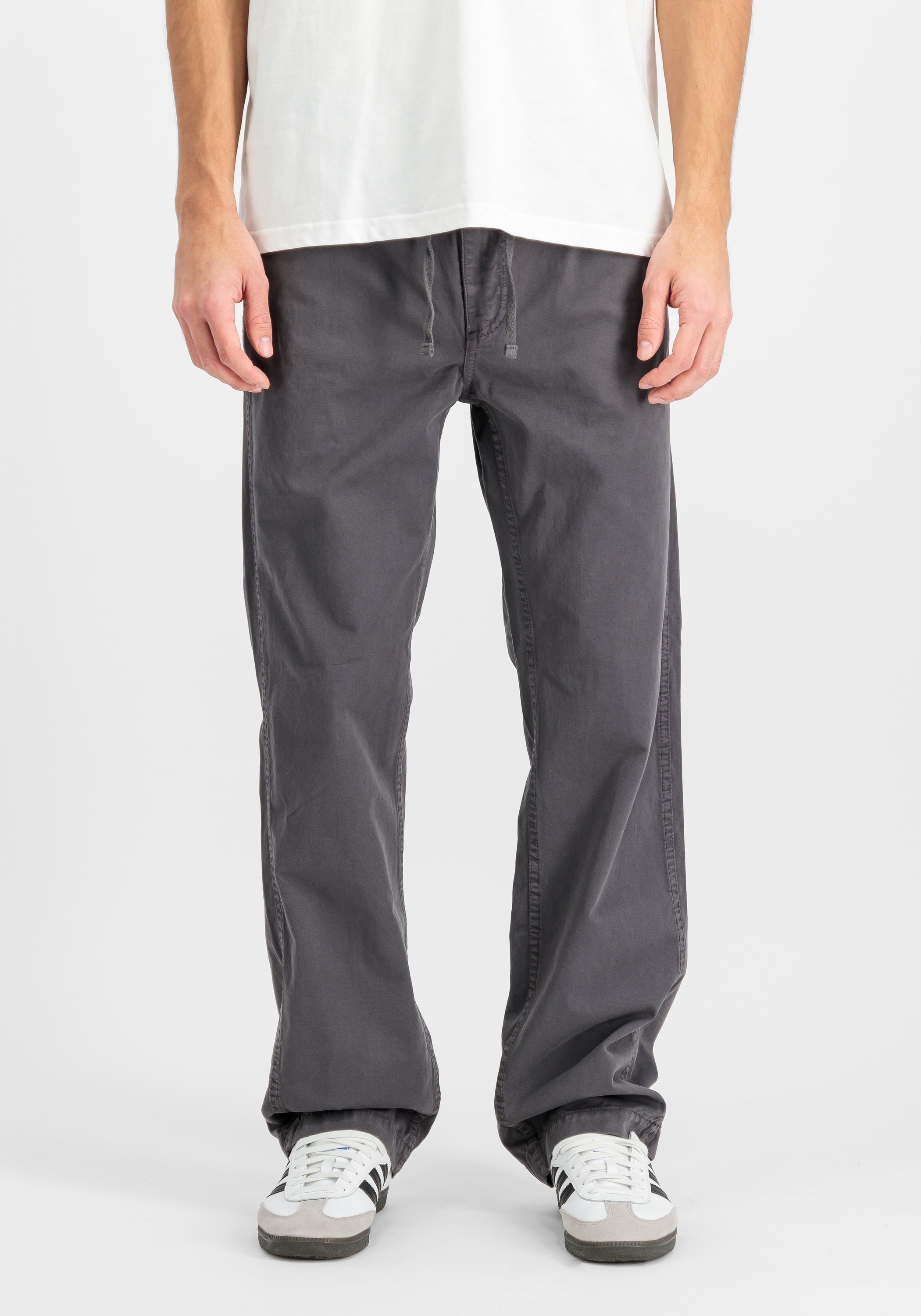 Image of Alpha Industries Shorts "Basic Cotton Pants"