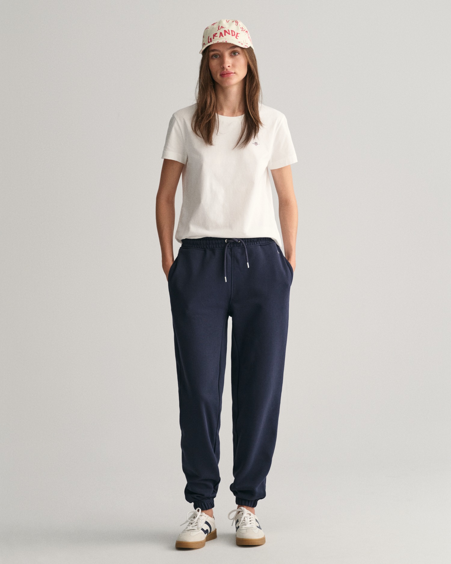 Gant Sweathose »REL SHIELD SWEATPANTS«, mit Logostickerei