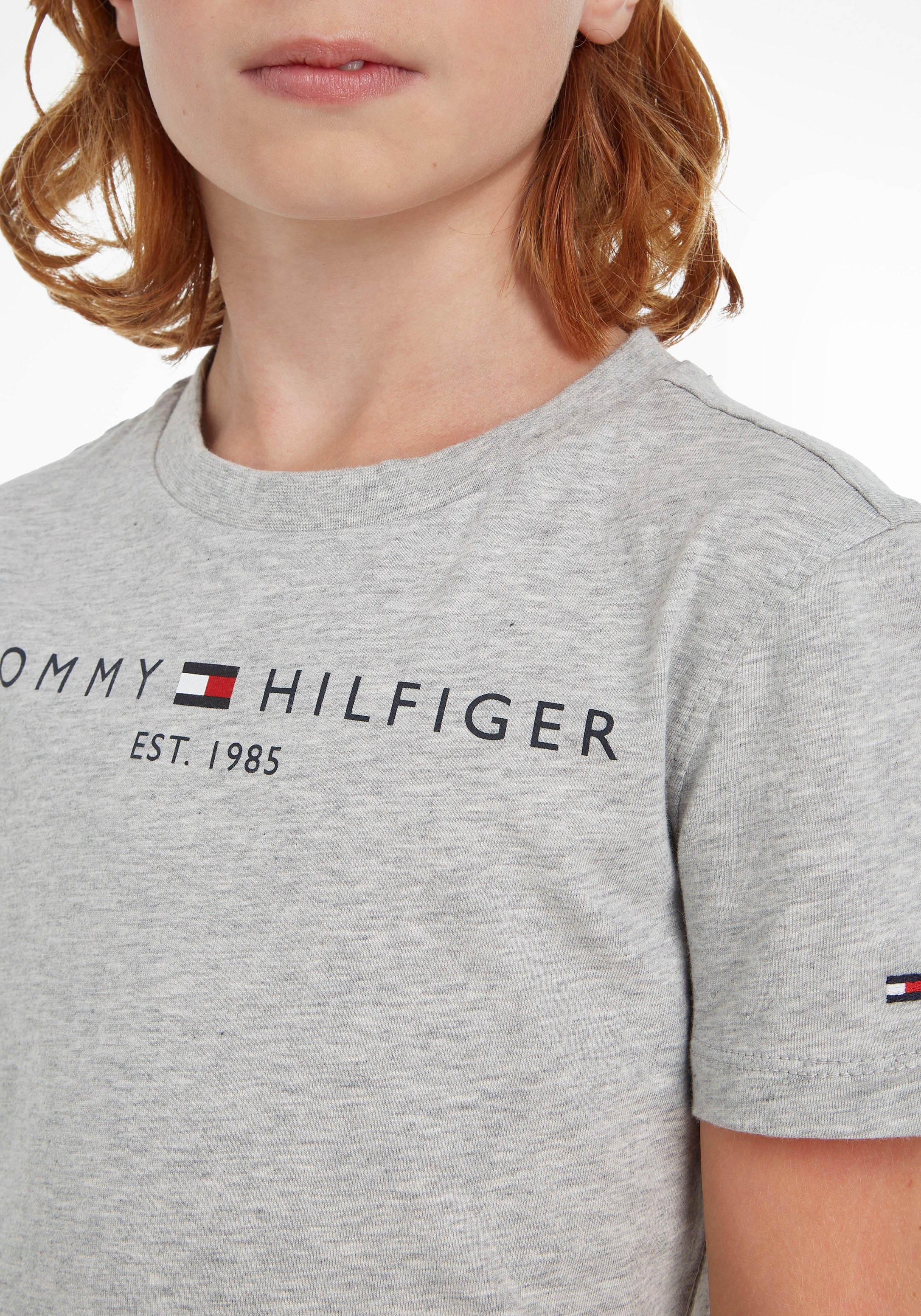 und für ✌ Acheter T-Shirt Tommy Mädchen »ESSENTIAL ligne Hilfiger TEE«, Jungen en