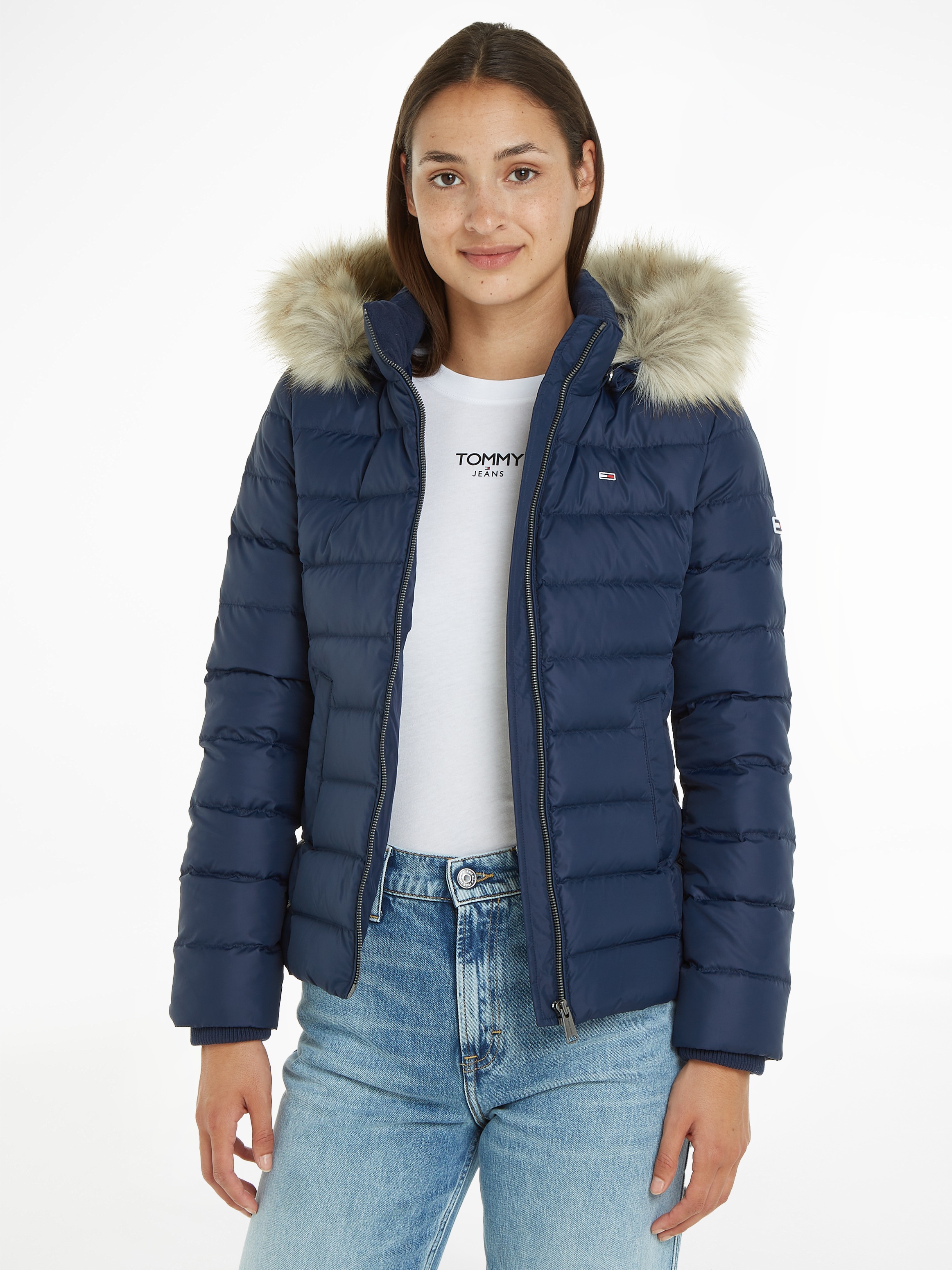Image of Tommy Jeans Daunenjacke "BASIC HOODED DOWN JACKET" mit Kapuze mit Fellimitat an der Kapuze & Tommy Jeans Logo-Flag