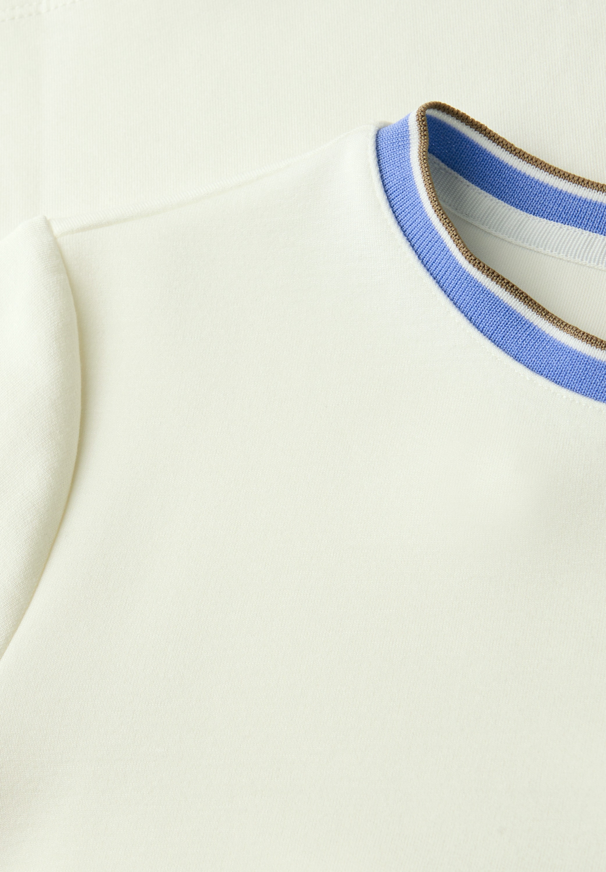 STREET ONE Shirt à col rond mit Kontrastdetail am Rundhalsausschnitt