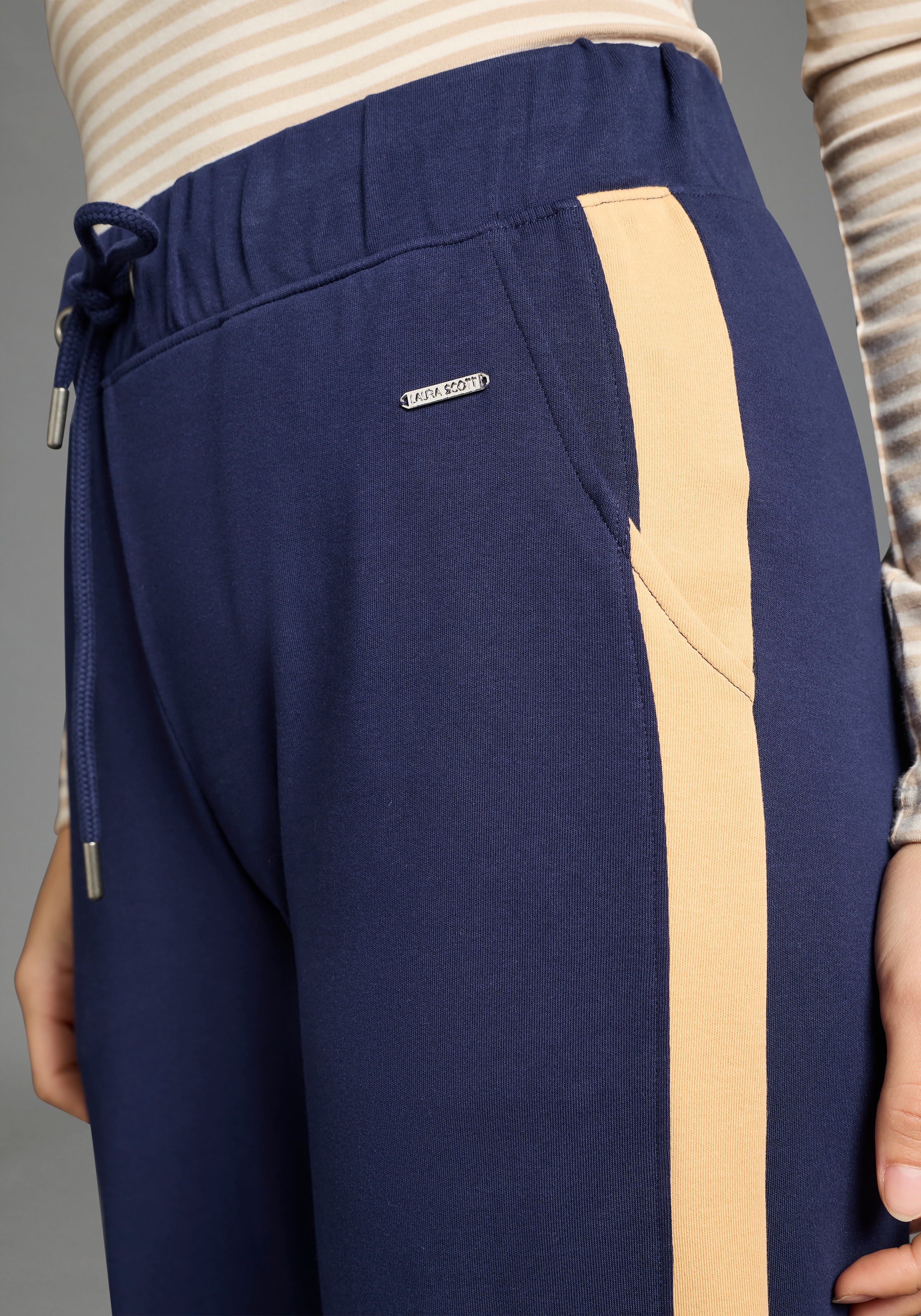 Laura Scott Pantalon en jersey  ausgestellte Passform, innenliegender Gummizug am Bund