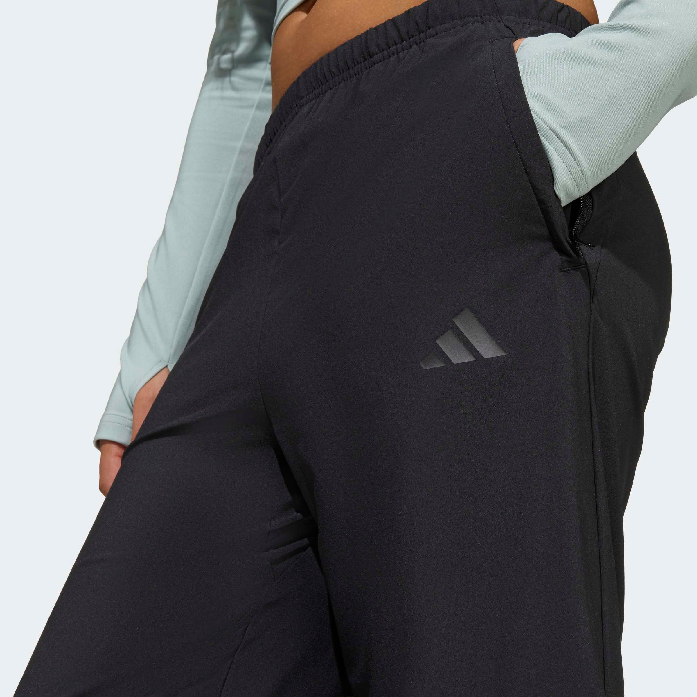 adidas Sportswear Pantalon de sport »FUTURE ICONS WIDE STRETCH WOVEN«