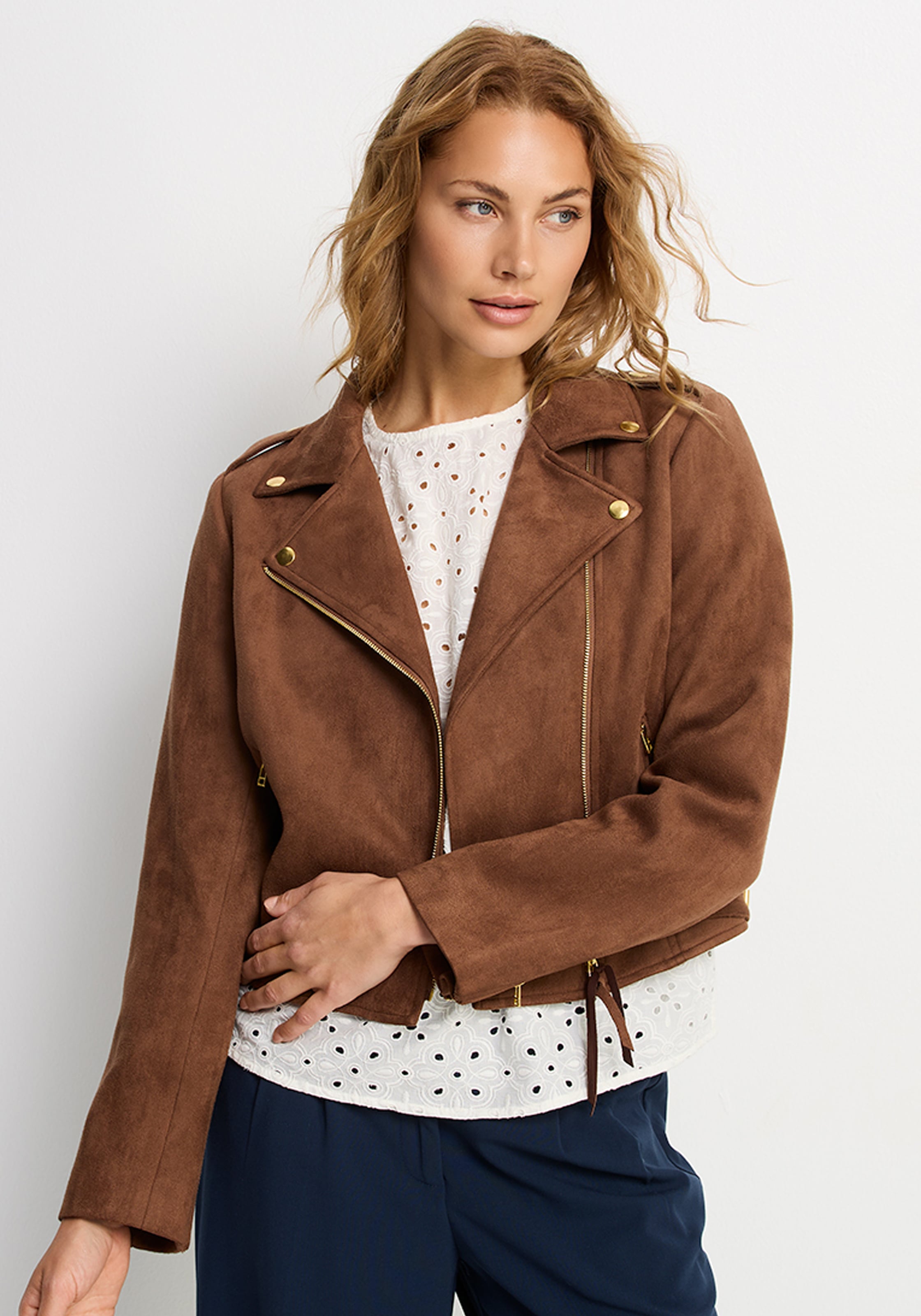 Image of LASCANA Bikerjacke "in Veloursleder-Optik" modische Übergangsjacke aus Velourlederimitat, kurze Lederimitatjacke