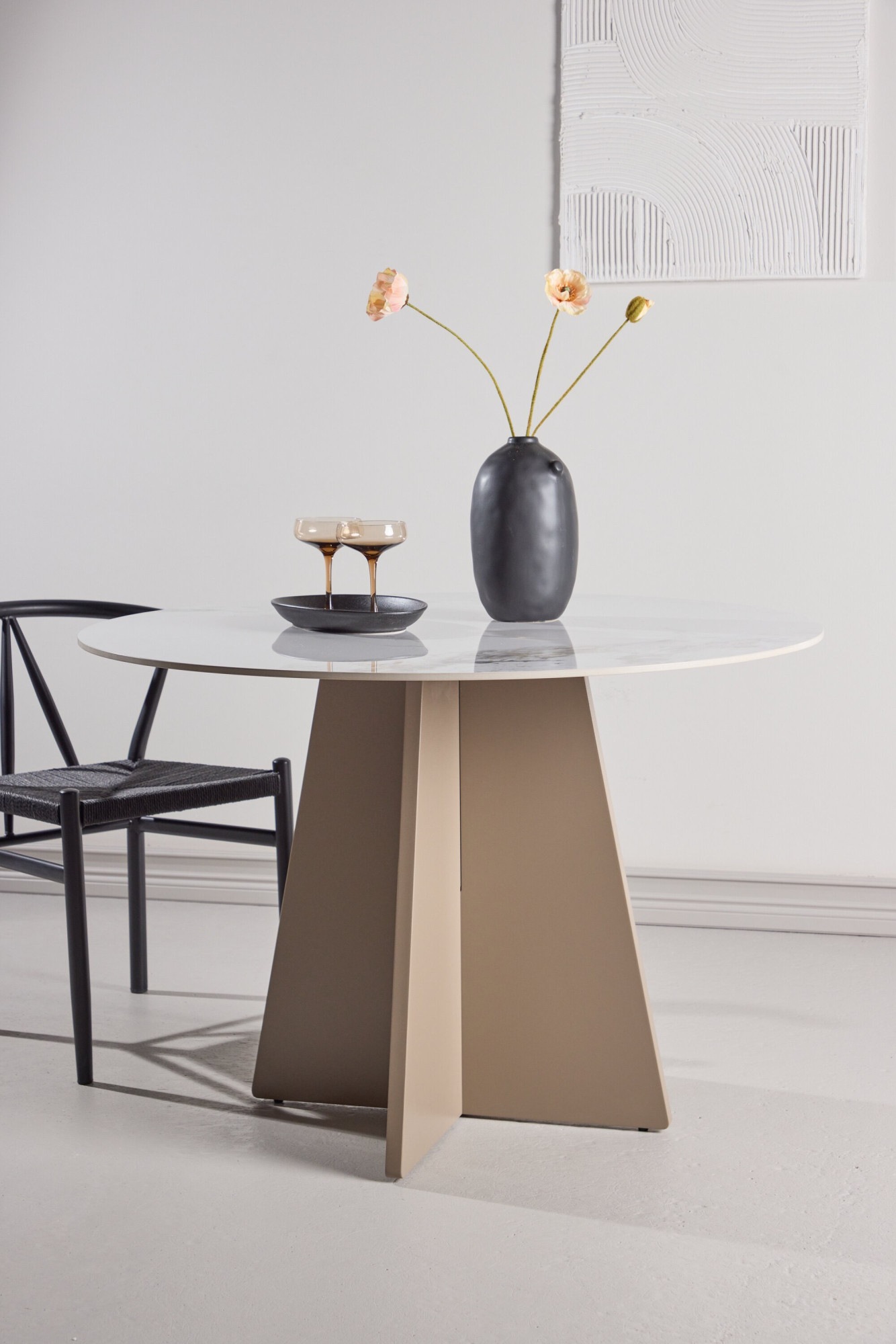 Table à Manger en Pierre Frittée "Bootcut" 110cm Beige