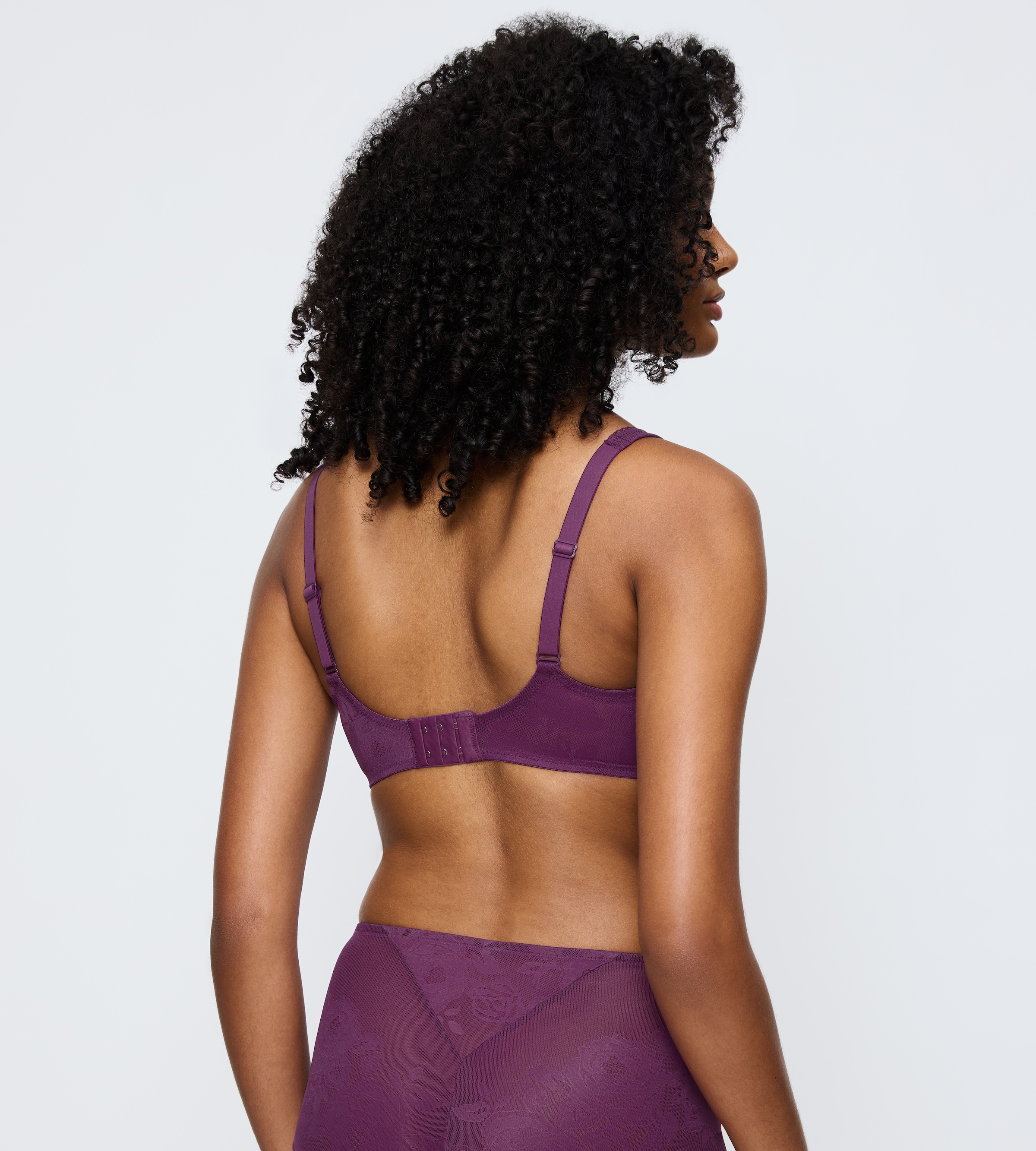 Triumph Minimizer-BH »Wild Rose Sensation« verkleinert die Brust optisch um eine Cup-Grösse