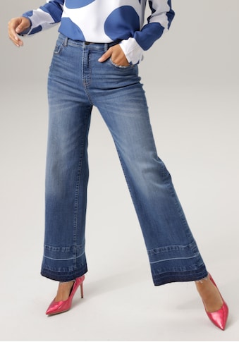 Straight-Jeans, mit trendiger Waschung am leicht ausgefranstem Saum