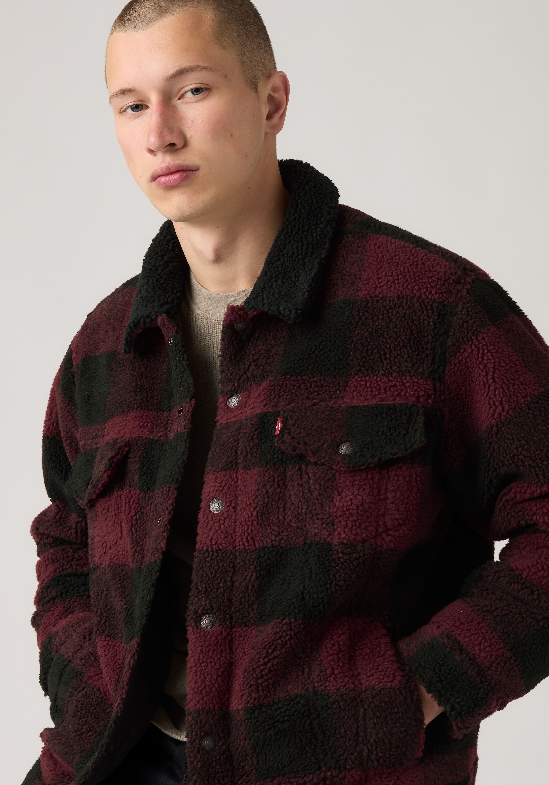 Levi's® Veste polaire »TYPE 3 EXT SHERPA TRUCKER« fermeture par bouton-pression, poches latérales