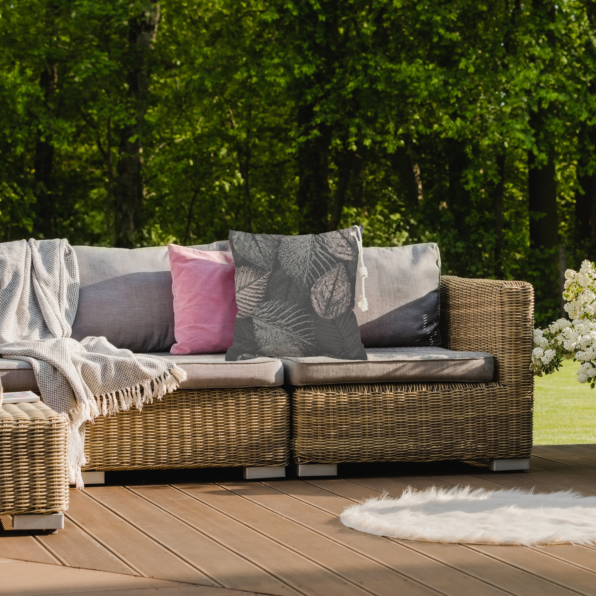 Image of queence Dekokissen "Blätter im Herbst" Outdoor-Kissen mit Öse und dicker Stoffkordel