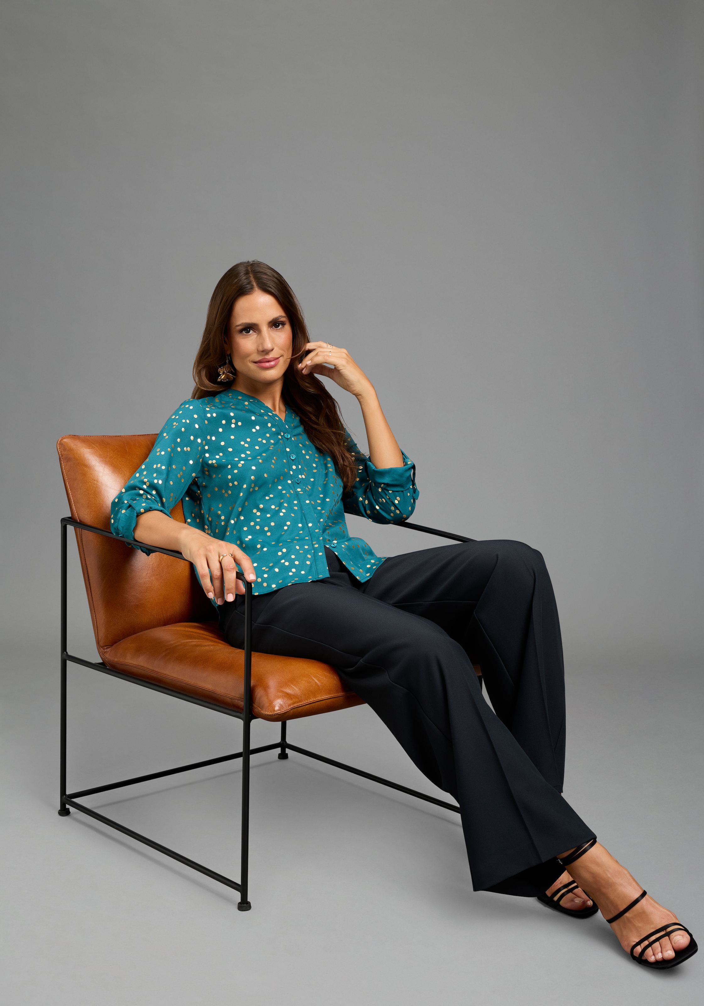 Laura Scott Blouse à manches longues coupe ajustée, en tissu léger tissé, avec col montant