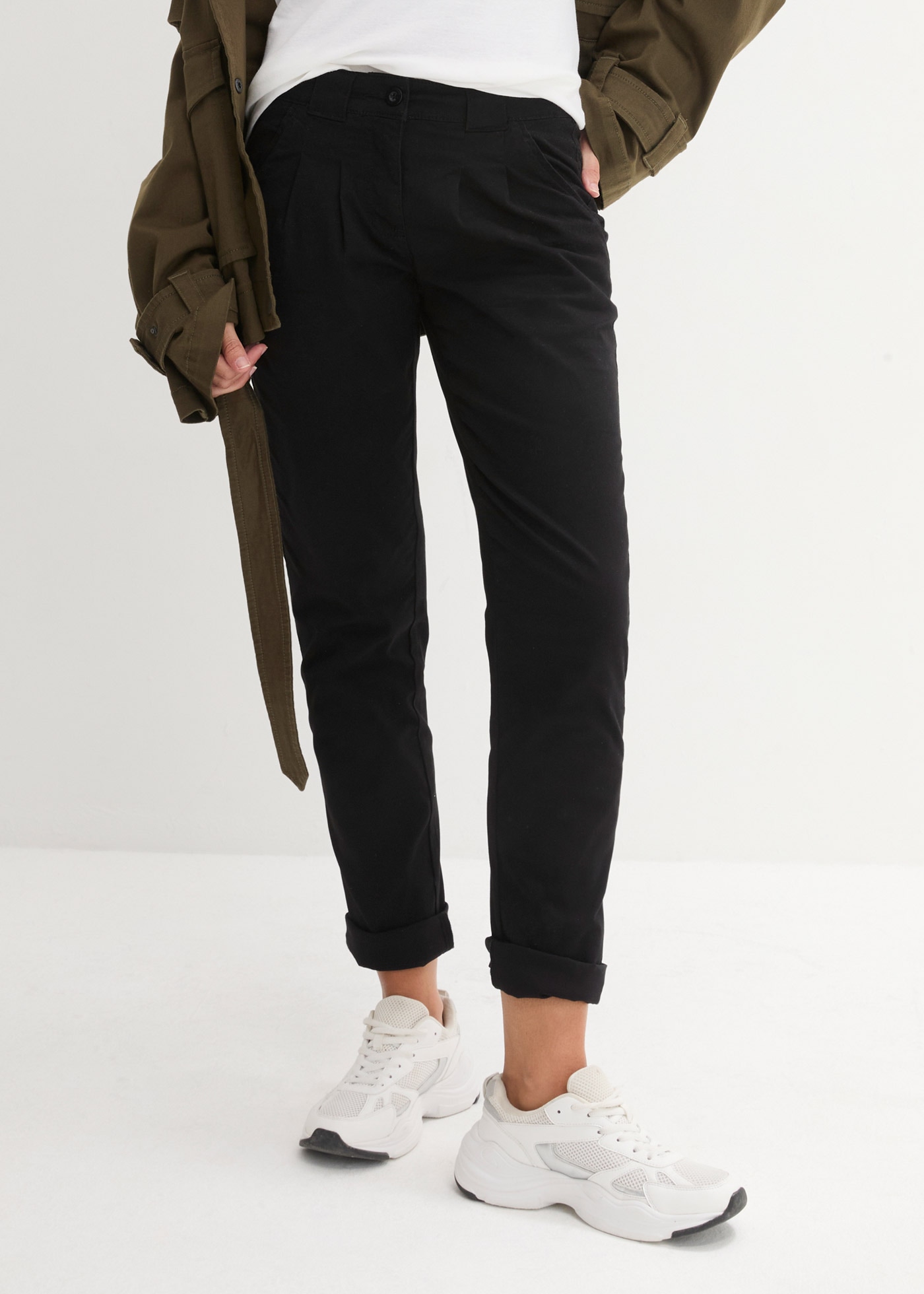 bonprix Chinos  schmale Form, mit Bundfalten und praktischen Taschen
