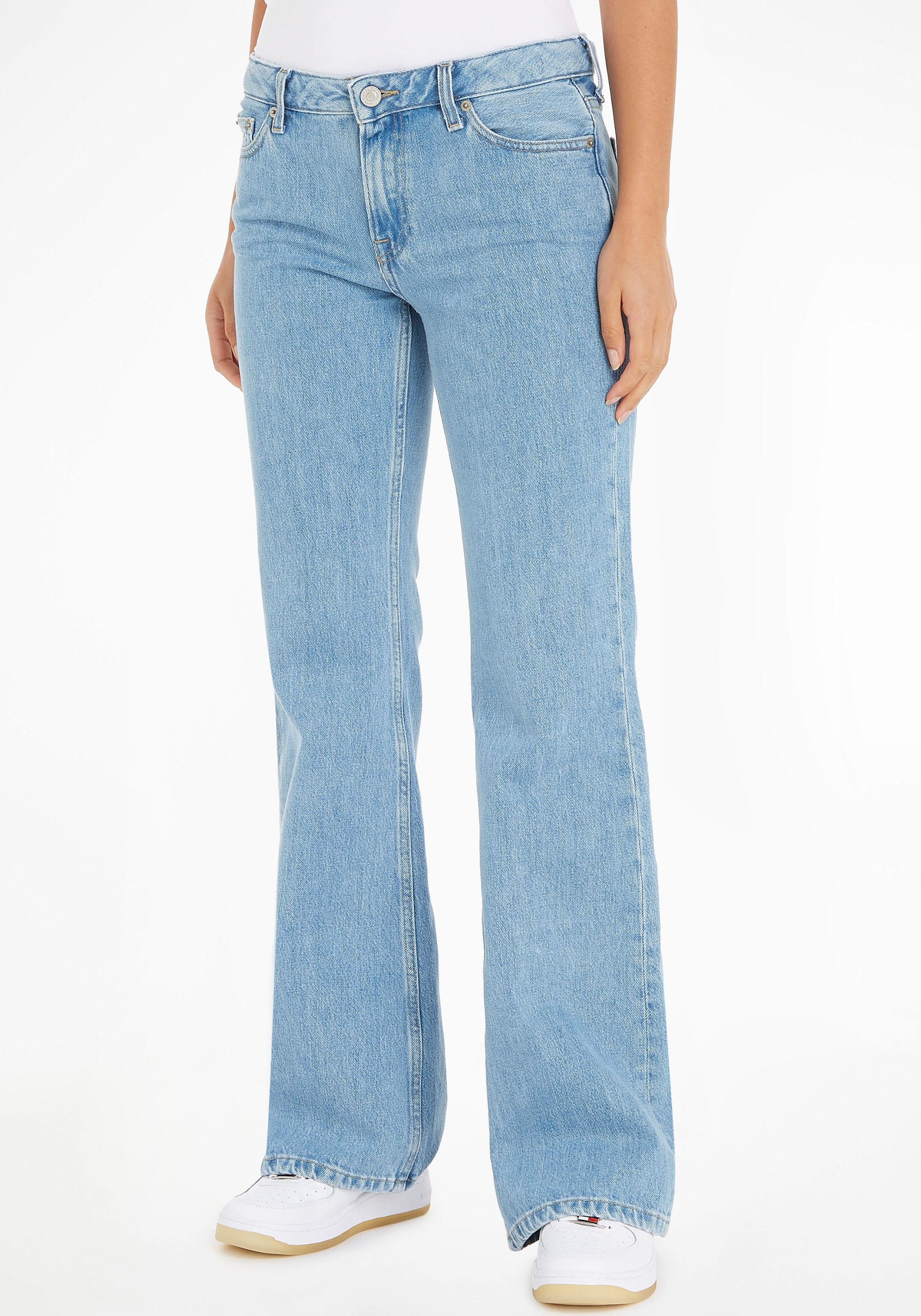 Tommy Jeans Schlagjeans »Sophie«, mit Tommy Jeans Logo-Badge am Bund kaufen