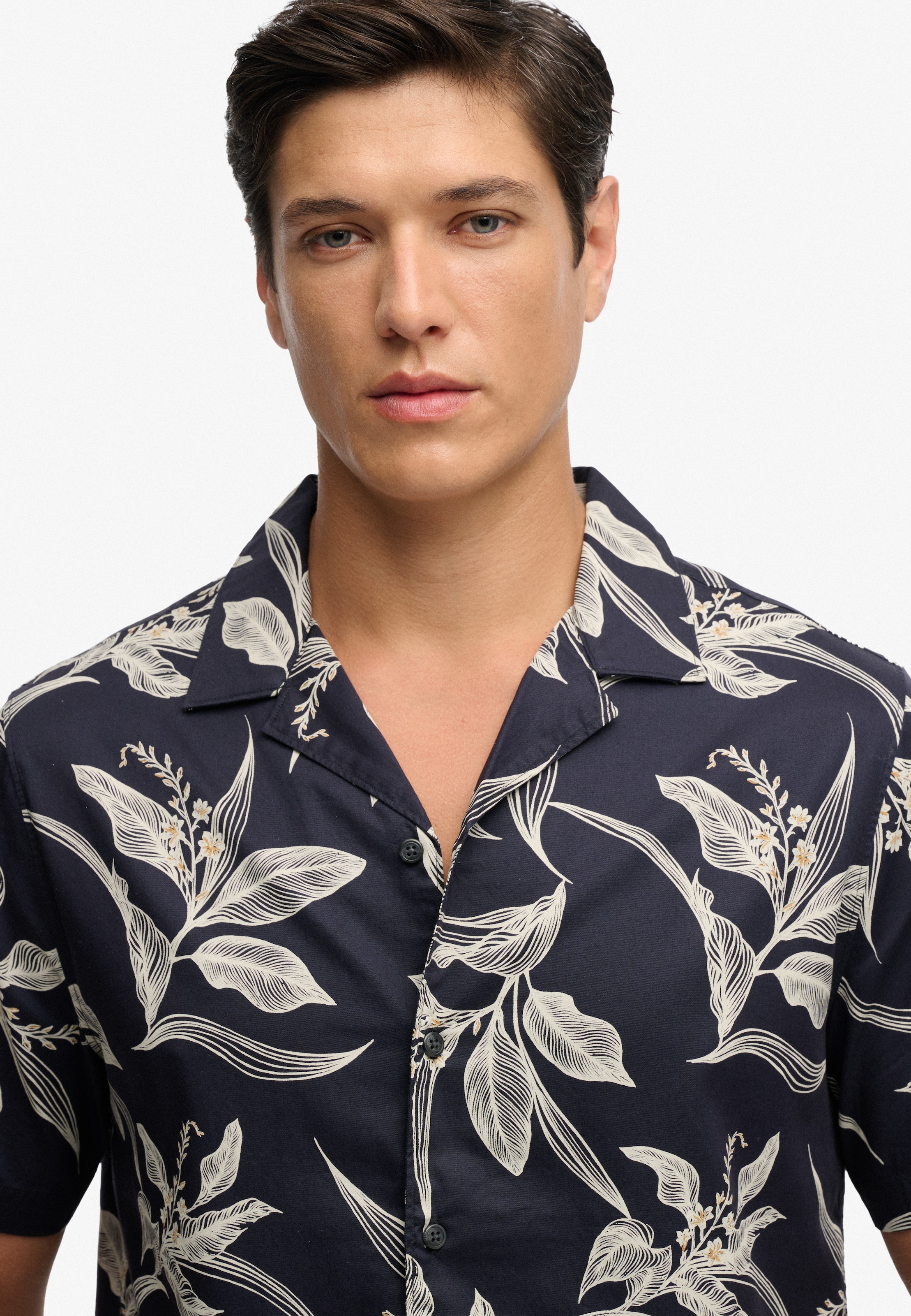 Superdry Chemise hawaïenne »HAWAIIAN PRINT S/S SHIRT« mit sommerlich coolem Hawaii-Blumen-Print