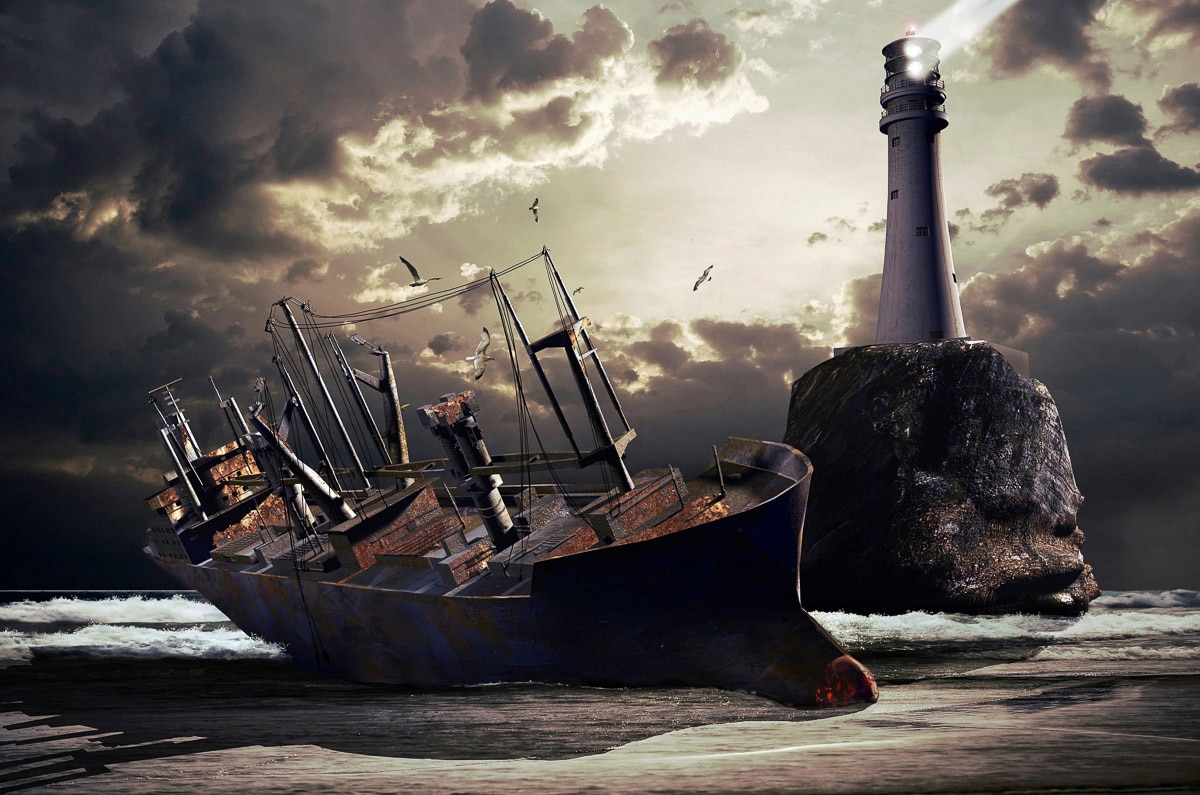 Image of Papermoon Fototapete "Gestrandetes Schiff mit Leuchtturm"