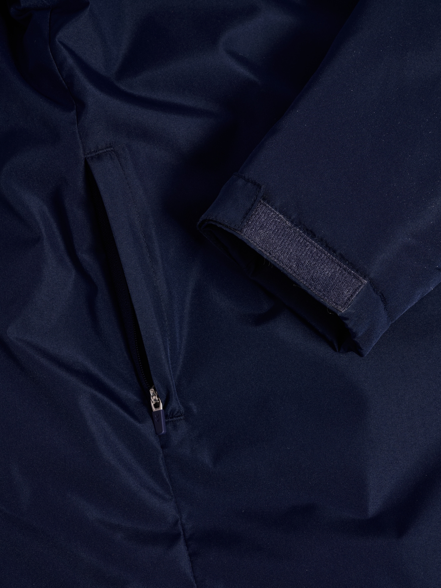 hummel Veste de stade »HMLCORE 2.0 BENCH JACKET KIDS« Pour enfants et adolescents, en polyester, en tissu interlock