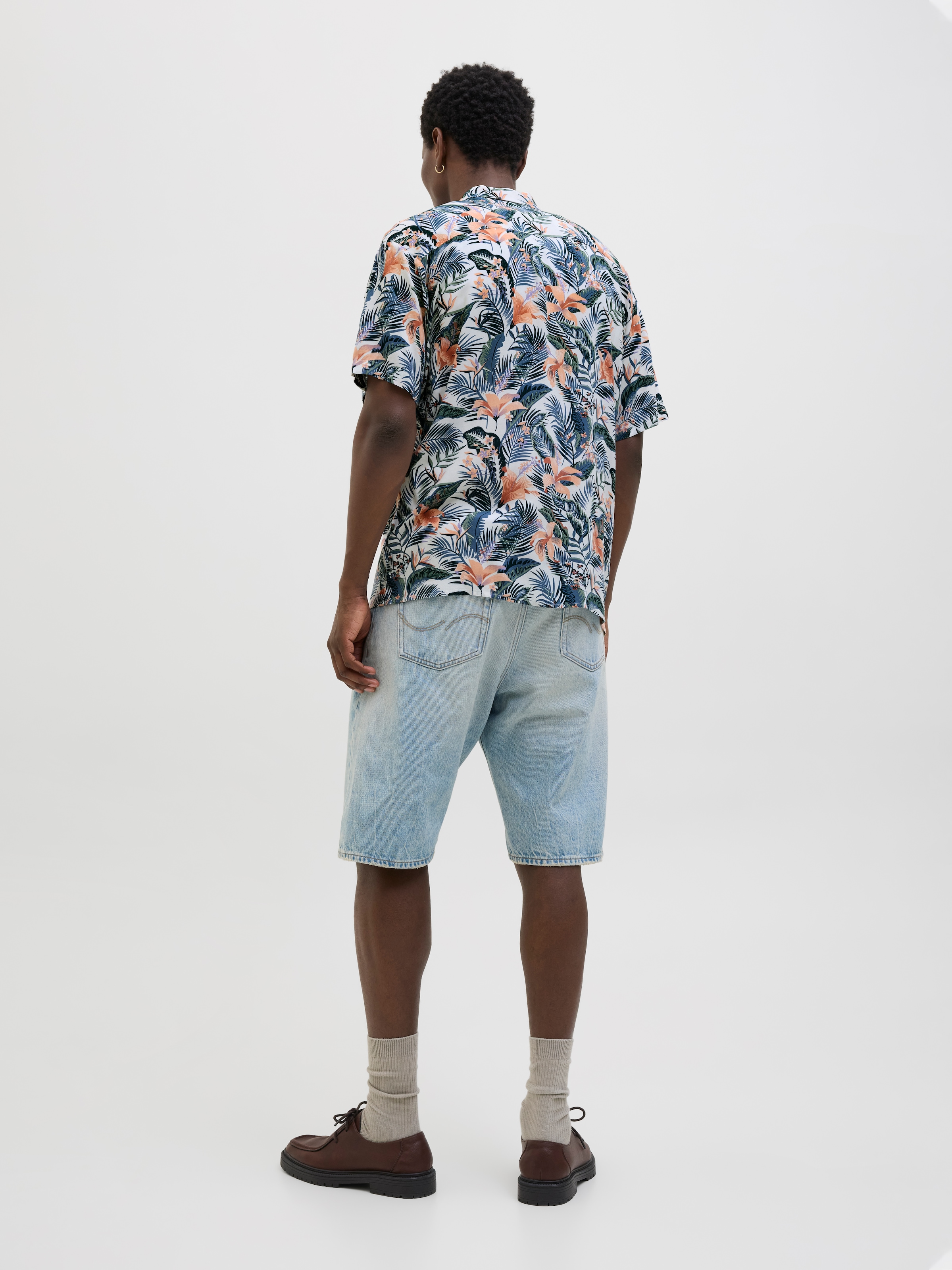 Jack & Jones Kurzarmhemd »JJEJEFF TROPICAL AOP RESORT SHIRT SS SN«, mit All-Over Print