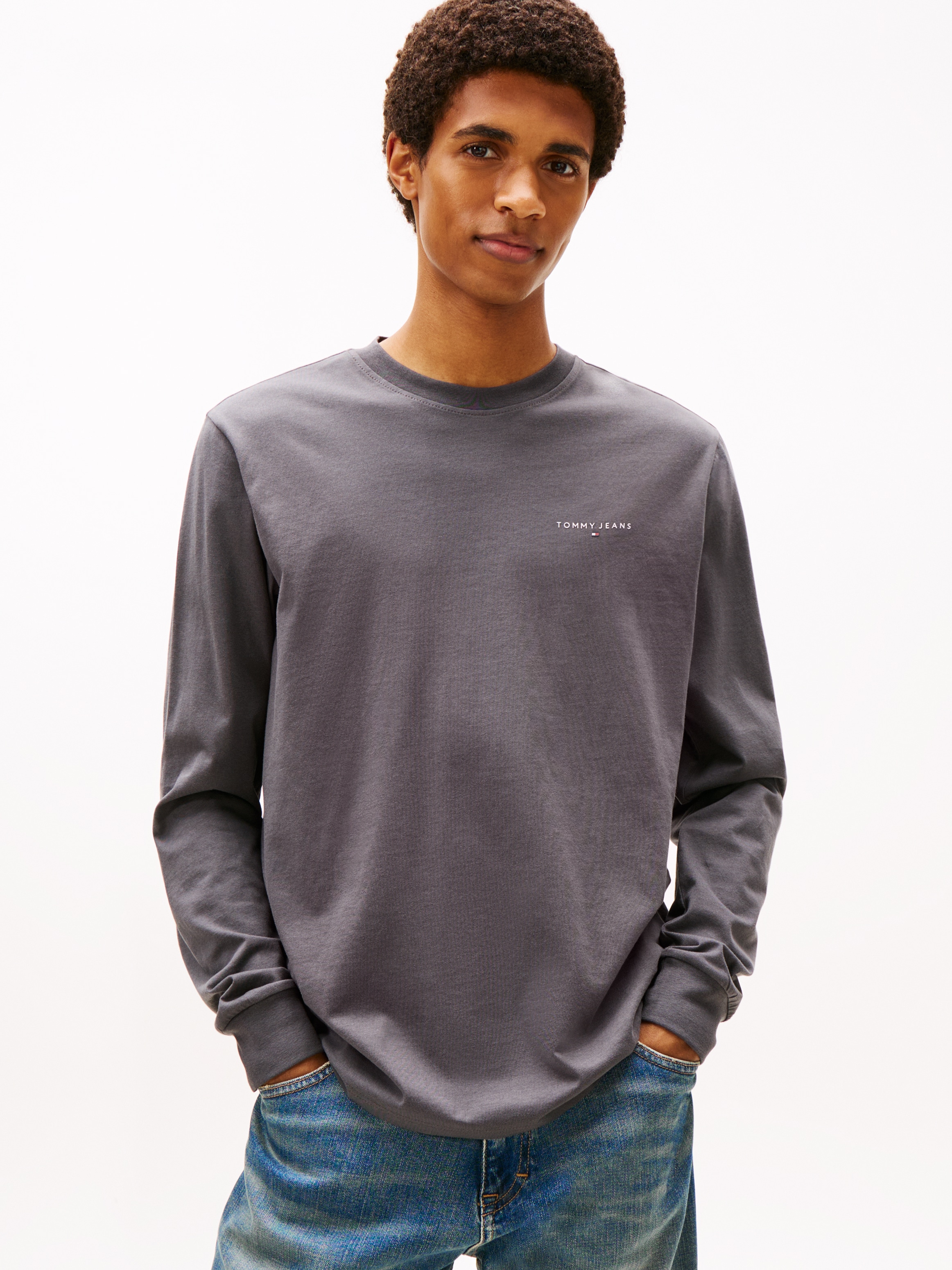 Image of Tommy Jeans Langarmshirt "TJM SLIM CHEST LINEAR LS TEE EXT" Mit Rundhalsausschnitt