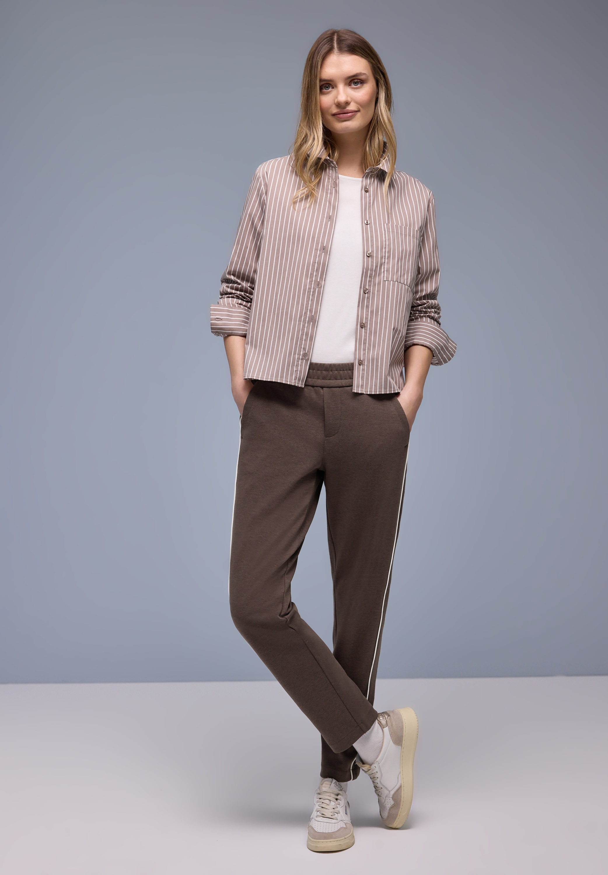 STREET ONE Pantalon en tissu »Style Bonny«  mit sportiven Tape Details