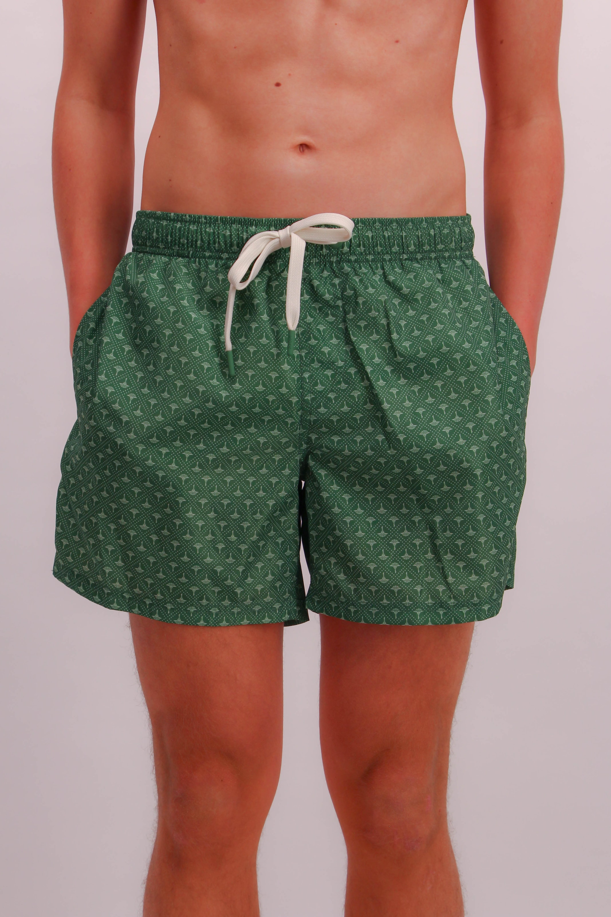 Image of JOOP Badeshorts "Diamond Cornflower" Signature-Design, kleine Schlitze an den Beinen