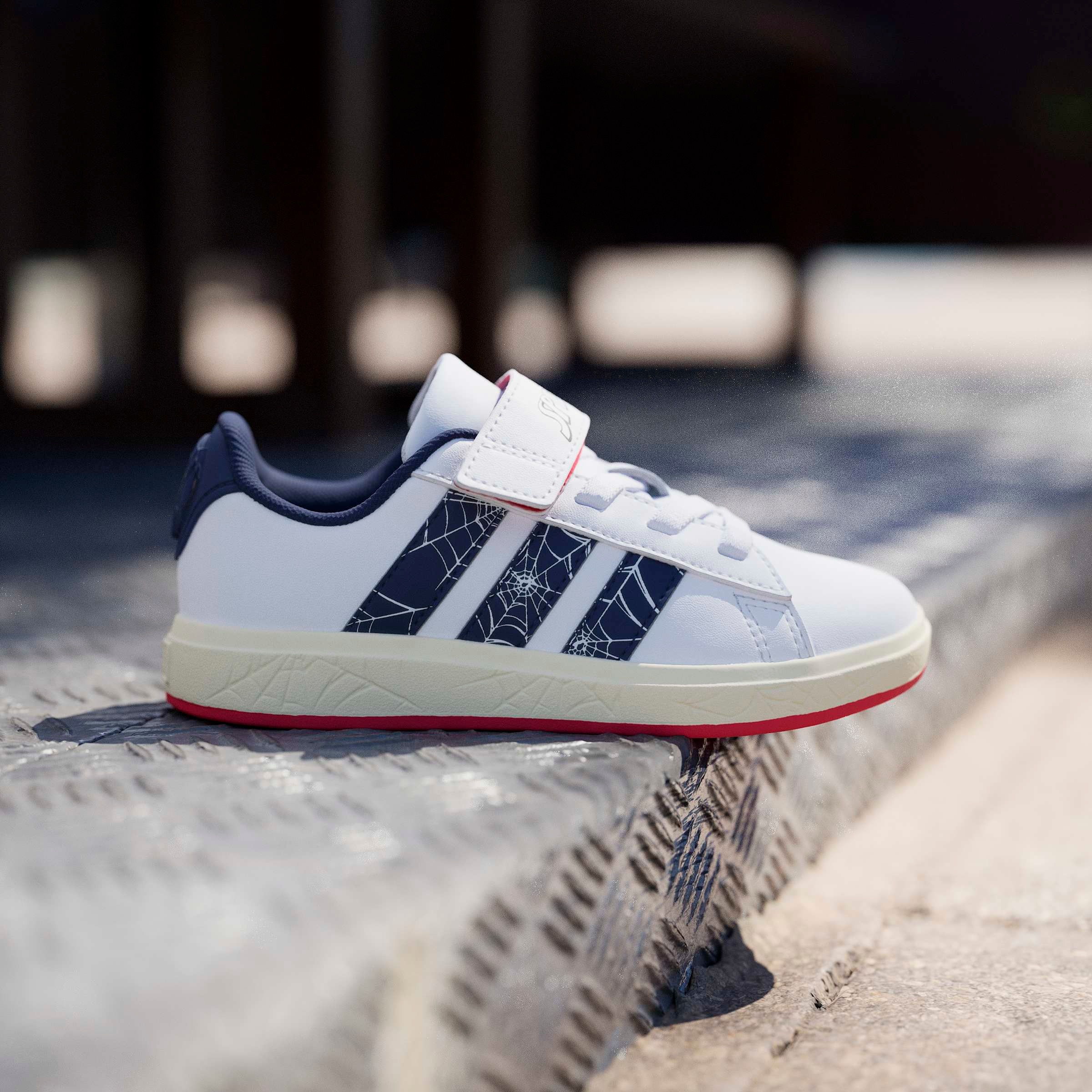 adidas Sportswear Sneaker »ADIDAS MARVEL SPIDER-MAN GRAND COURT KIDS«  für Kinder & Jugendliche