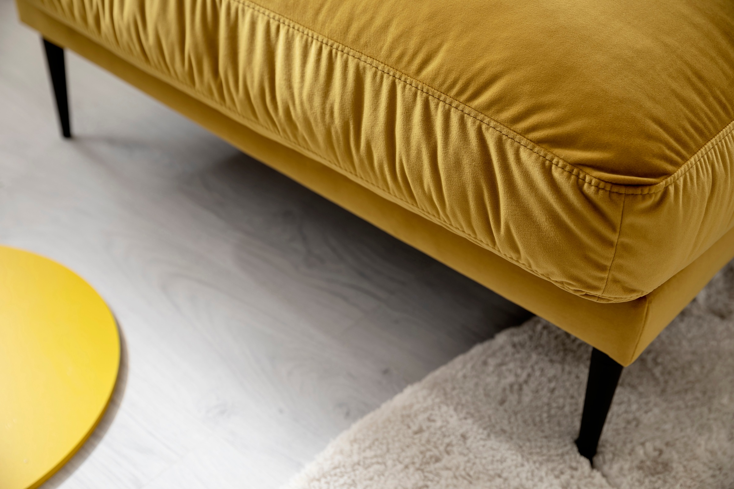 Trends by HG Polsterecke »Svea L-Form«, Ottomane rechts oder links, mit Metallfuss, frei im Raum stellbar