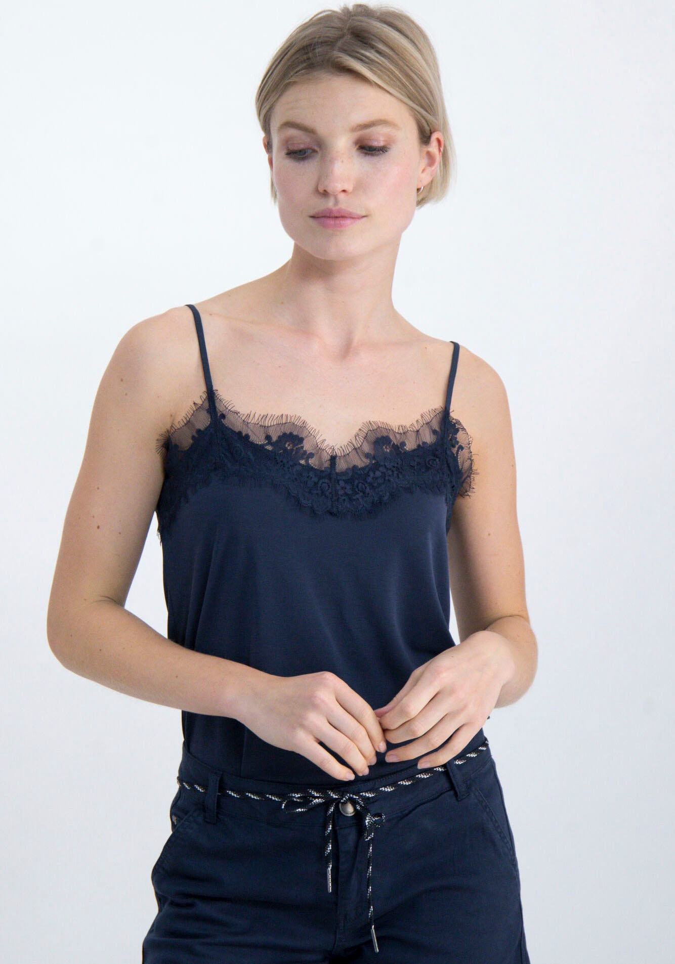 Image of Garcia Spitzentop, mit verstellbaren Trägern bei Ackermann Versand Schweiz