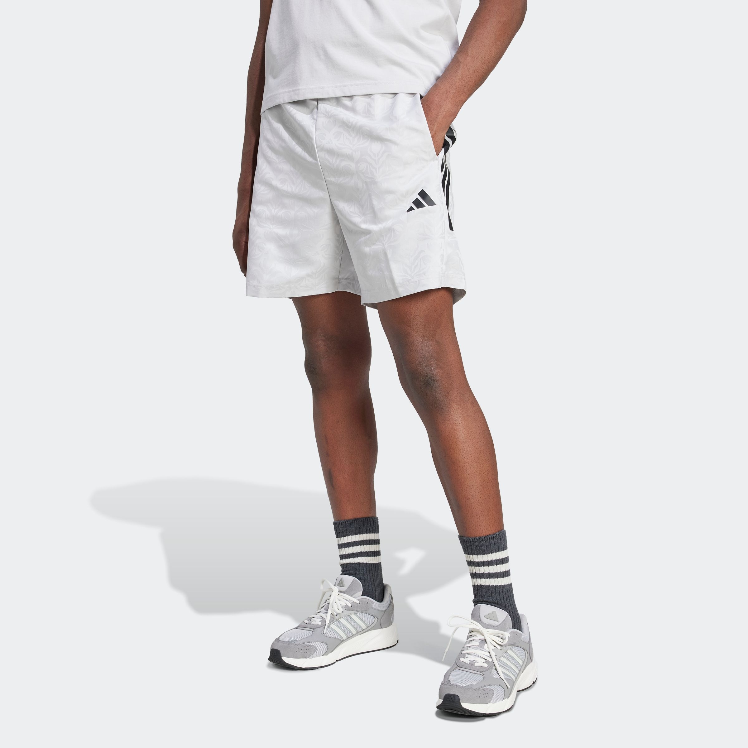 adidas Sportswear Shorts »M TIRO WV SH Q3«, (1 tlg.)
