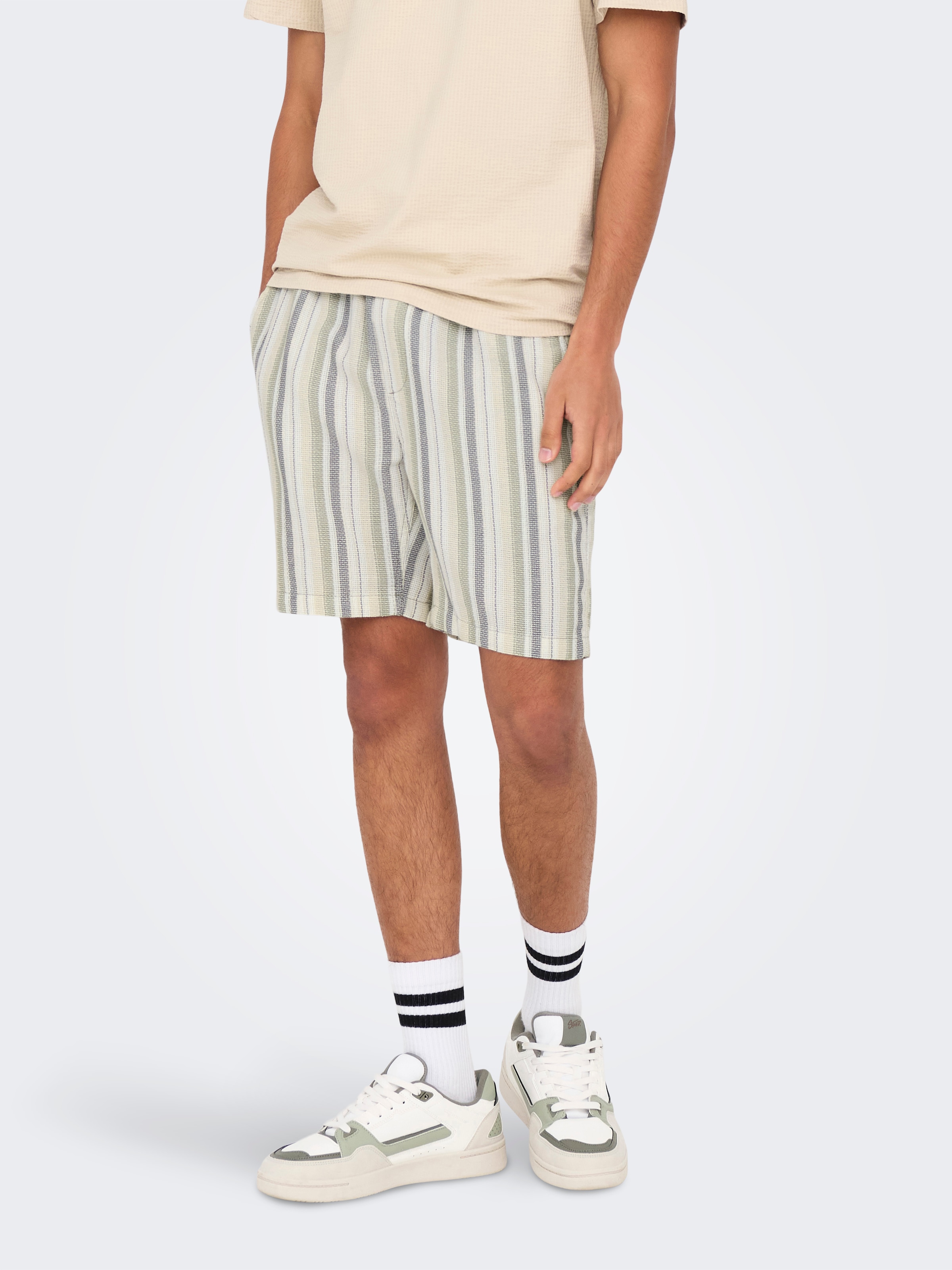 Image of ONLY & SONS Shorts "ONSTREV LIFE REG STRU STRIPE SHORTS NOOS"