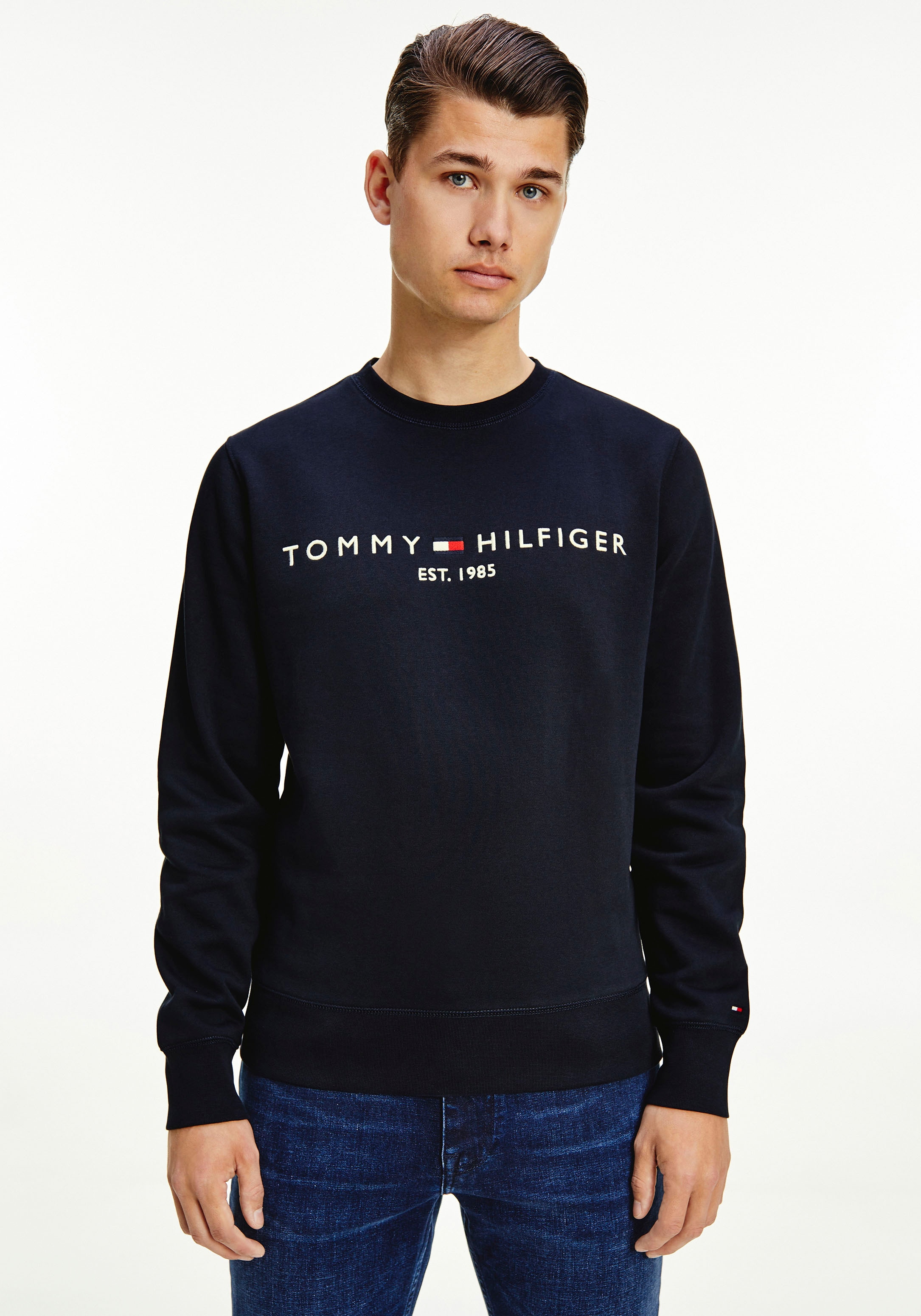 klassischem Sweatshirt Rundhalsausschnitt SWEATSHIRT«, auf versandkostenfrei ♕ Tommy LOGO Hilfiger »TOMMY mit