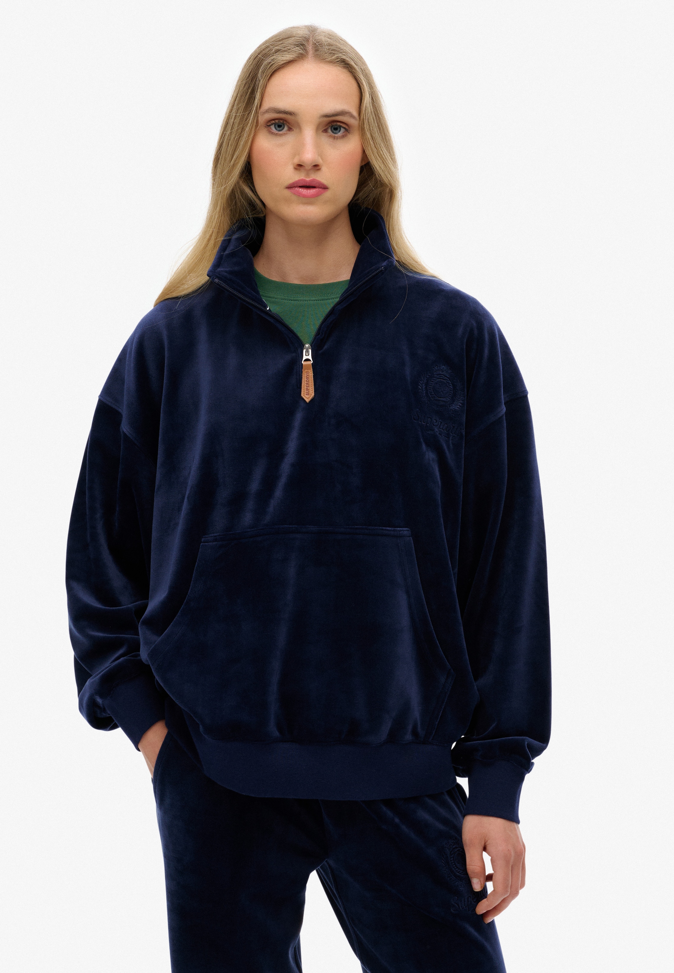 Image of Superdry Sweatshirt "COUNTRY CLUB VELOUR 1/4 ZIP", Nicki-Qualität, Troyer mit Logo-Brustmotiv