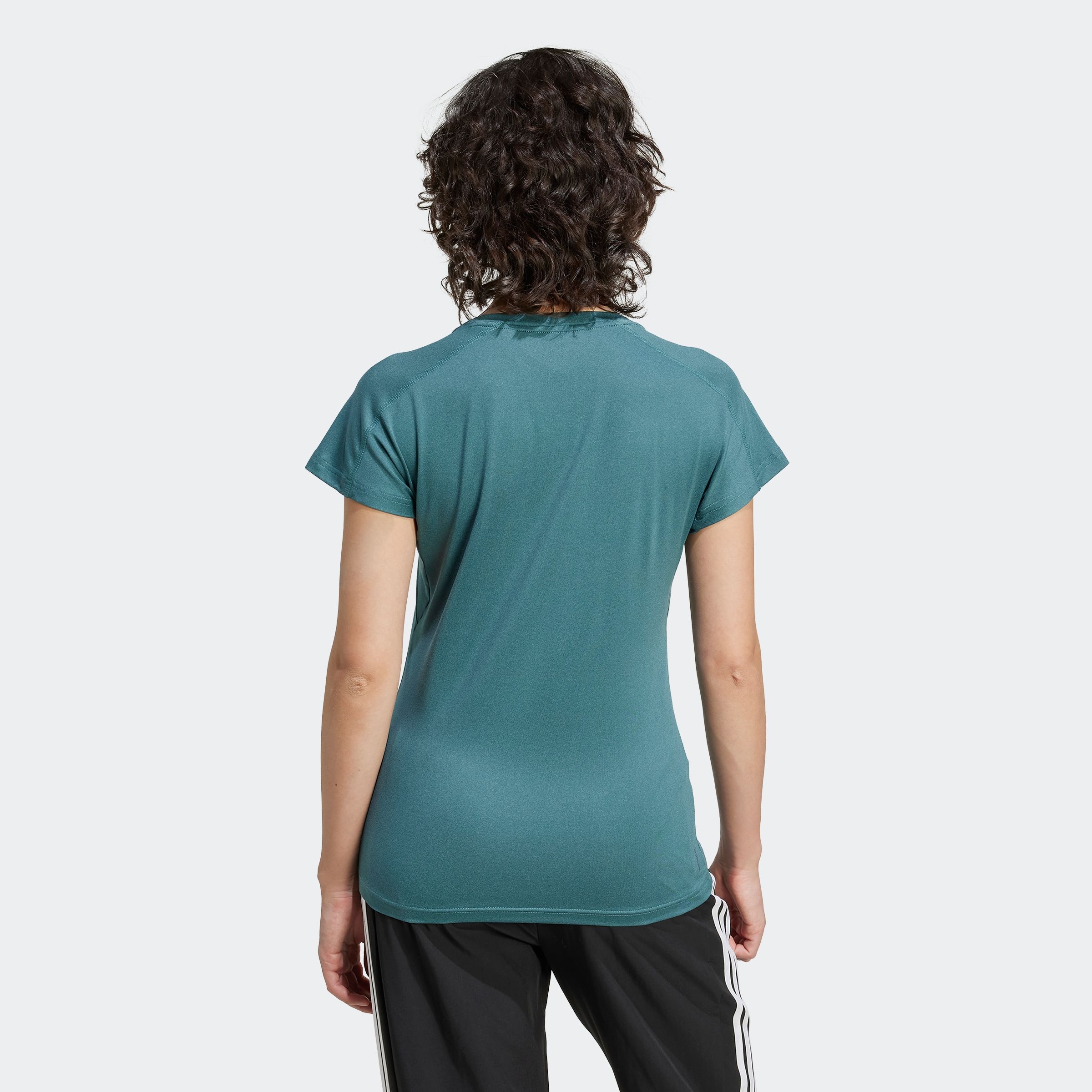 adidas Performance T-Shirt »AEROREADY TRAIN ESSENTIALS MINIMAL BRANDING V-NECK«, Trainingsshirt, feuchtigkeitsabsorbierend mit V Ausschnitt