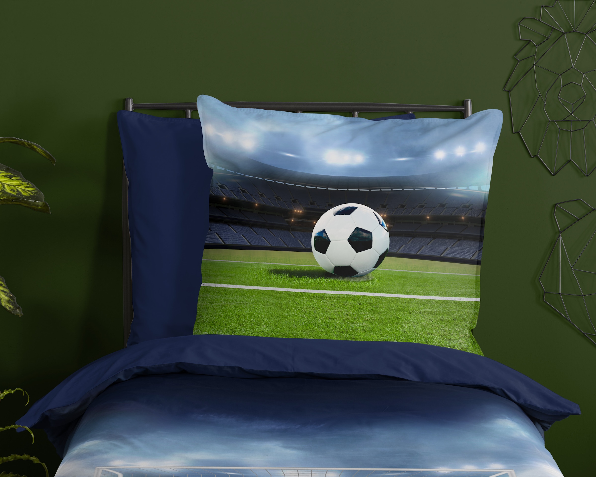 PURE luxury collection Kinderbettwäsche »Jasper«, Mikrofaser, 135x200, Pflegeleicht, Wendeoptik, Kind, Junge, Fussball