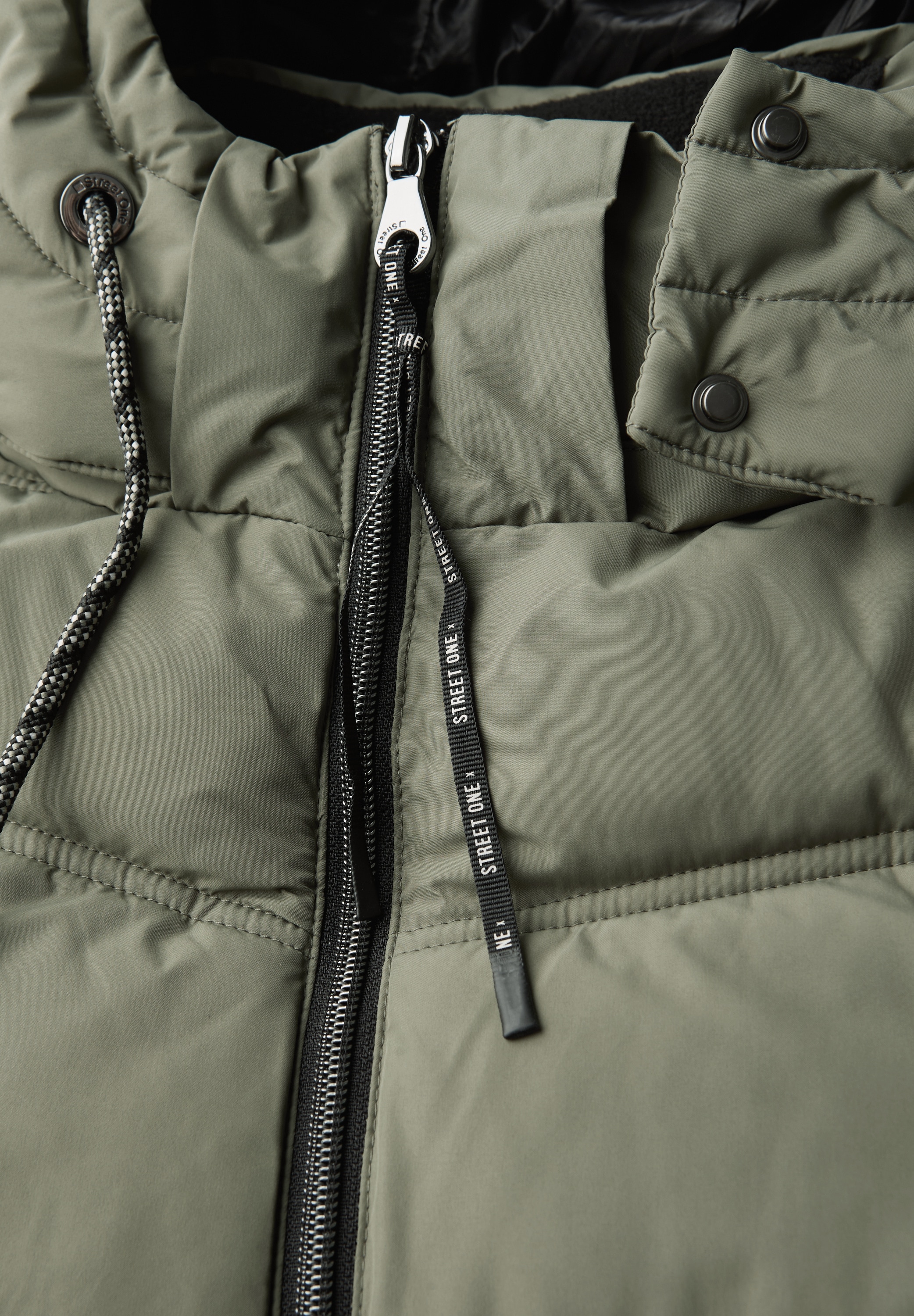 STREET ONE Steppjacke mit Kapuze lange Winterjacke, mit Kapuze