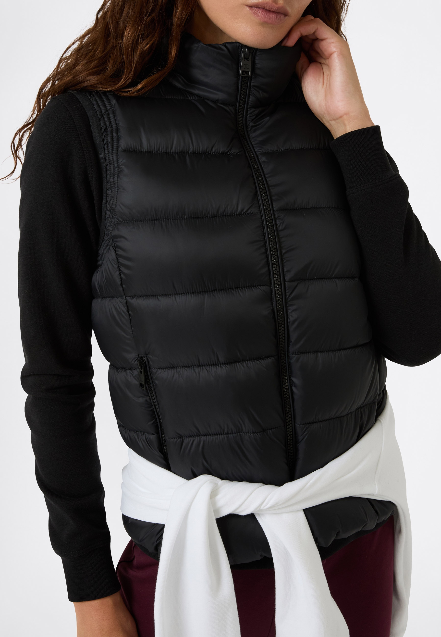 Champion Steppweste »SPORTWEAR VEST Slim Fit« Leichte Wattierung für angenehme Wärme, sportlicher Stil