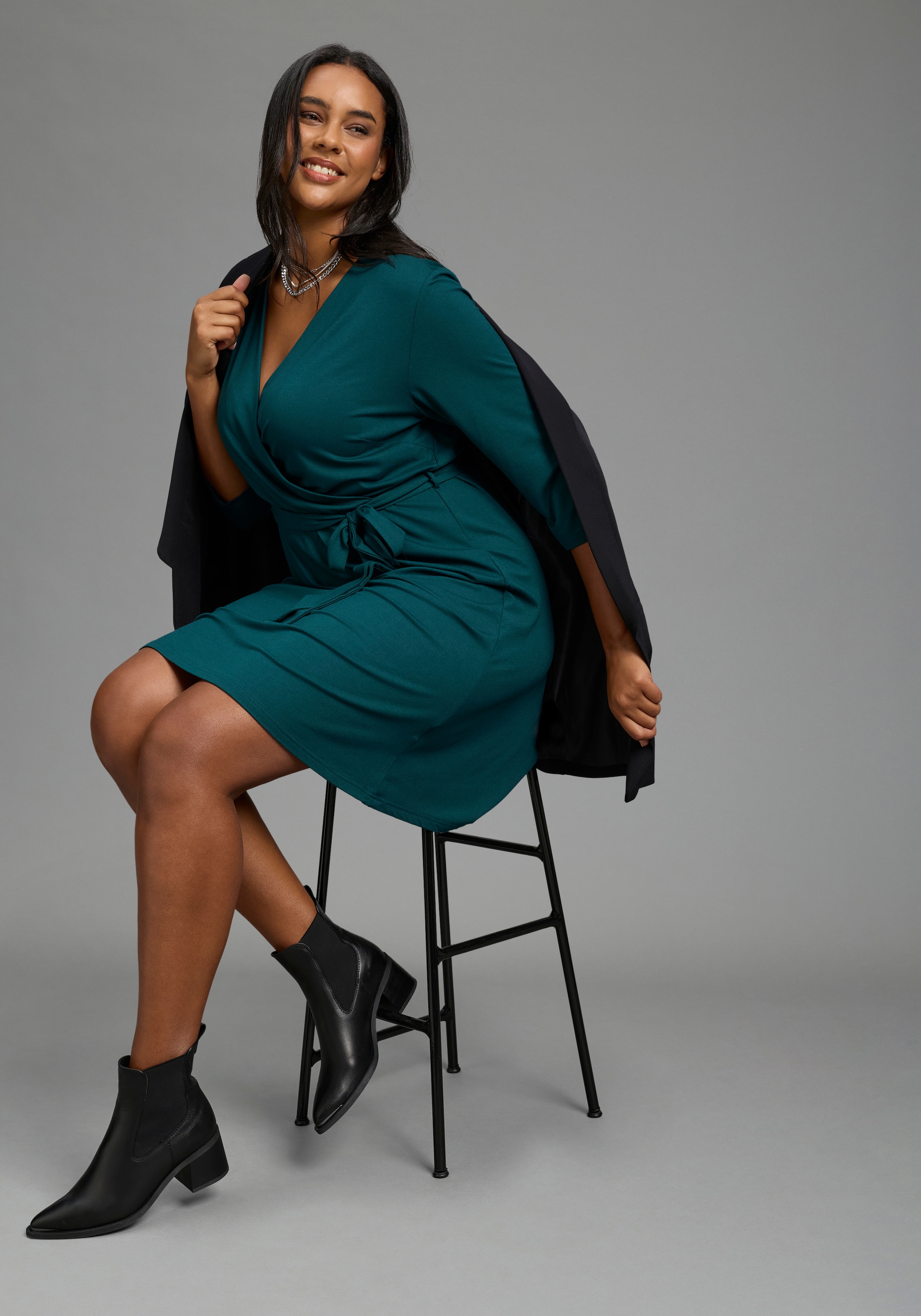 Laura Scott CURVE Robe en jersey »Grosse Grössen« en grandes tailles, aspect drapé, coupe cintrée