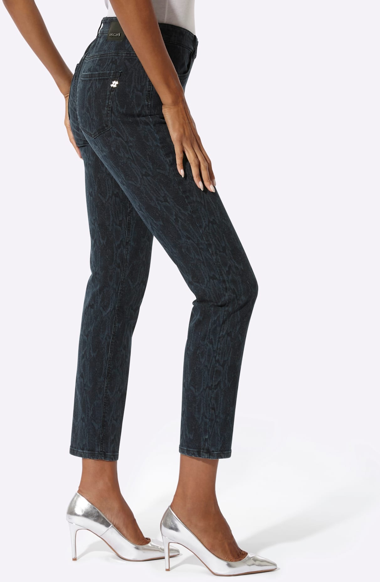 creation L Bequeme Jeans 1