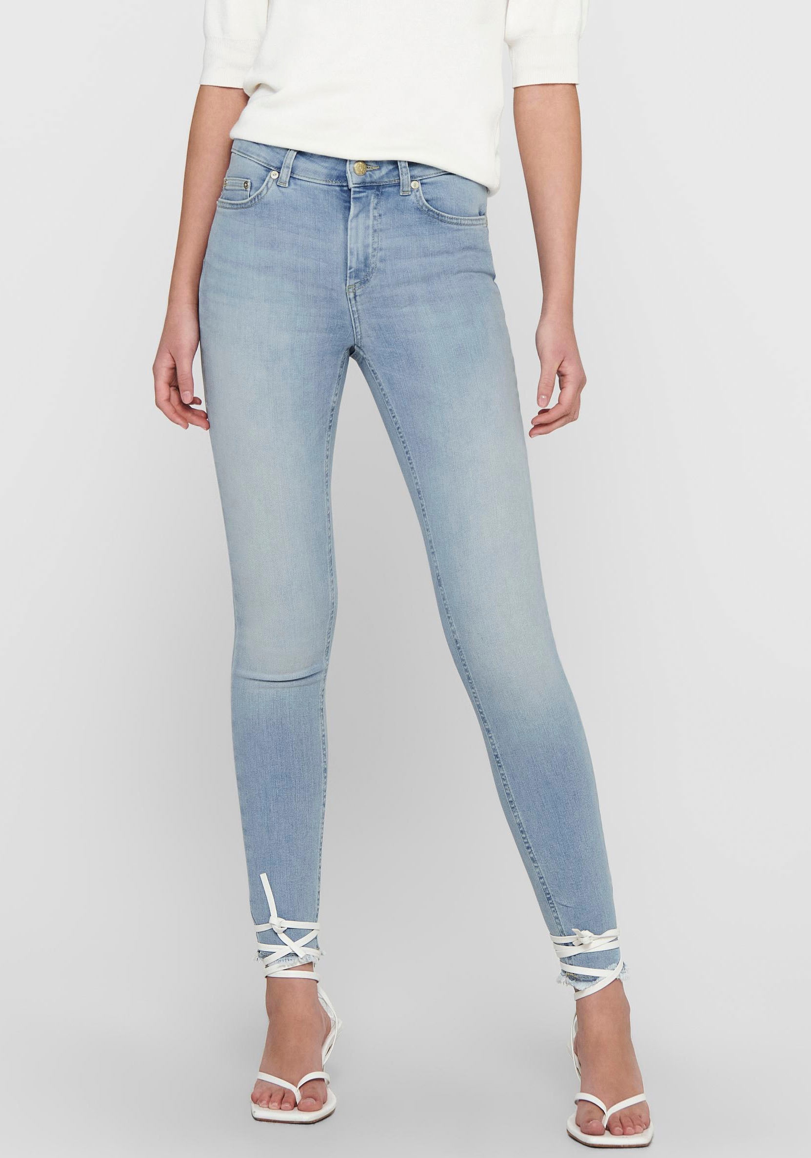 Image of ONLY Ankle-Jeans "ONLBLUSH MID SK ANK RAW" mit leicht ausgefranstem Beinabschluss