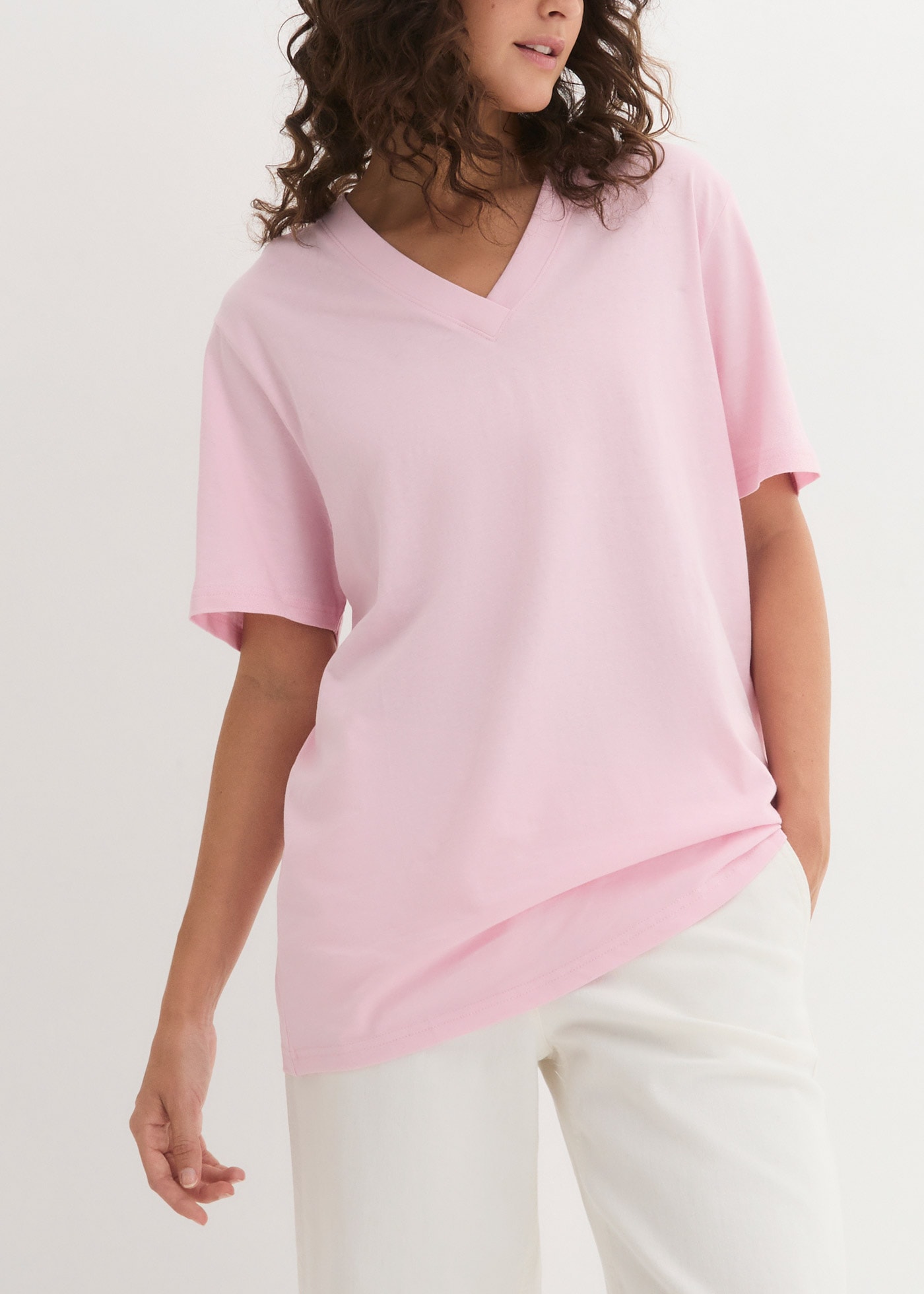 bonprix T-shirt long »Weites Long-Shirt mit V-Ausschnitt, Kurzarm (5er Pack)« Packung, 5 pièces lockere Passform, Kurzarm, mit V-Ausschnitt, unifarben