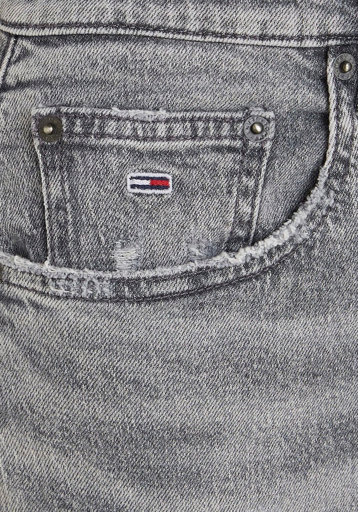 Tommy Jeans Mom-Jeans »MOM JEAN UHR TAPERED BG6171«, mit gestickten Tommy Jeans Logo-Flags an den Taschen