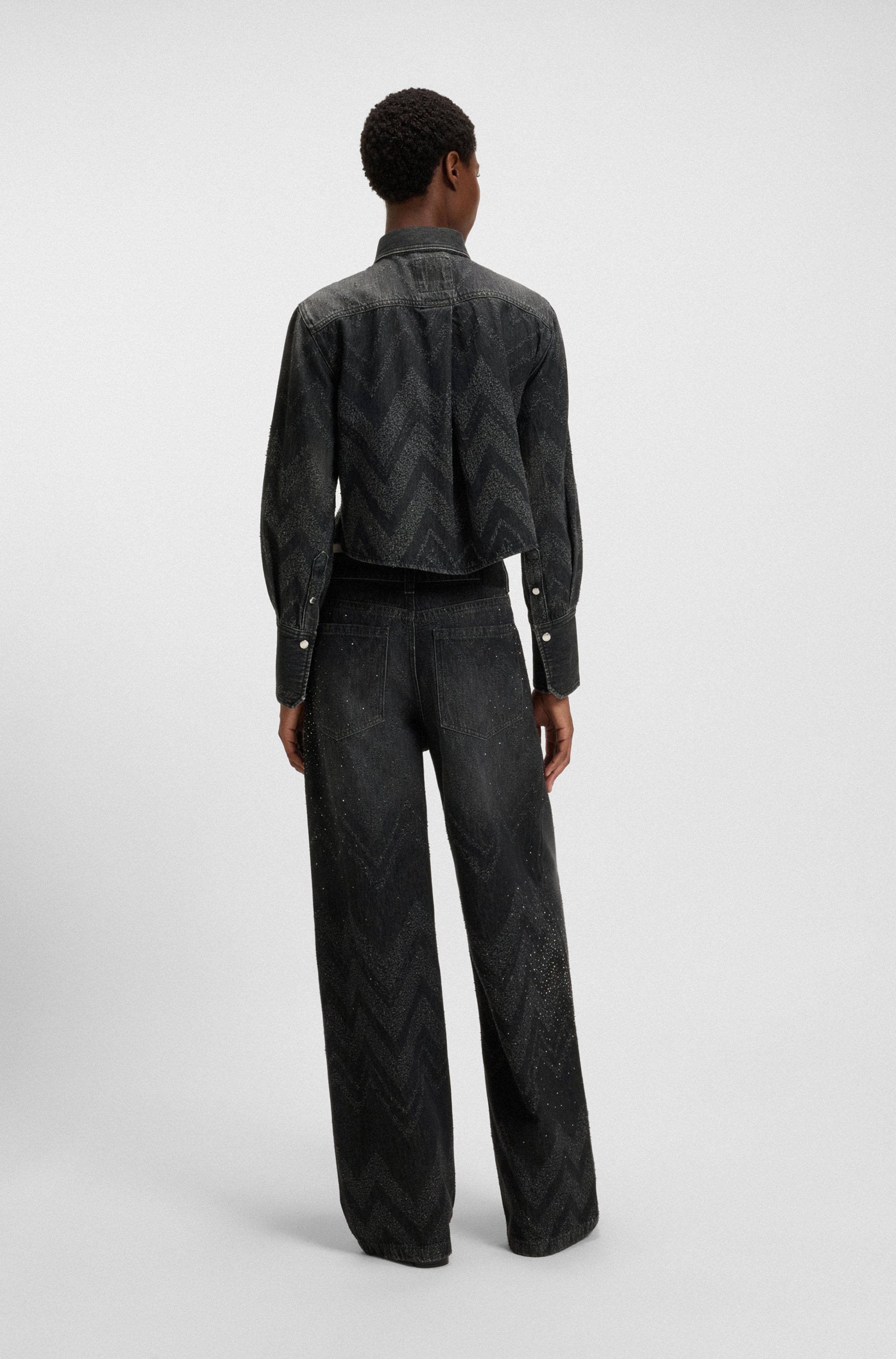 BOSS ORANGE Hemdbluse »SHIRT LS 1.0 Premium Damenmode« in verkürzter Länge, mit Lasertextur