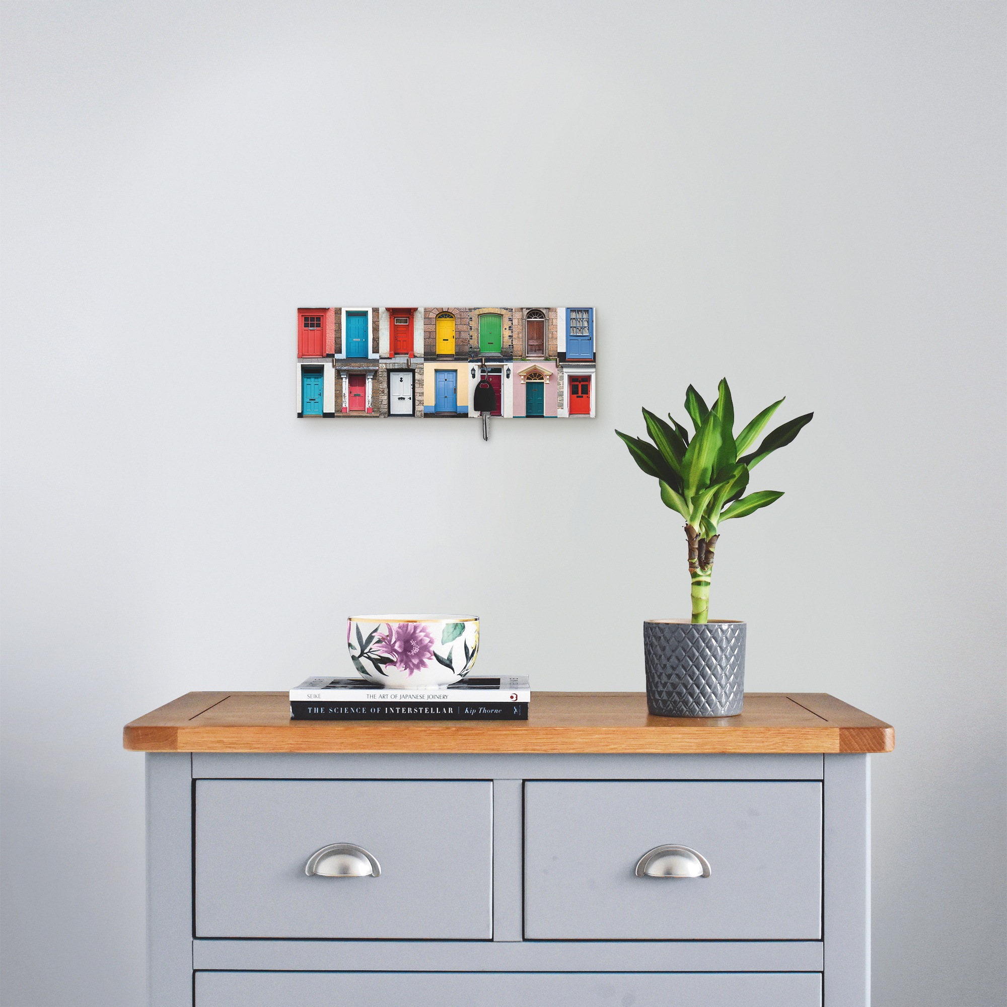 Image of Artland Hakenleiste »Fotocollage von 32 bunten Haustüren«, aus Holz mit 4 Schlüsselhaken – Schlüsselboard, Schlüsselbretter, Schlüsselhalter, Schlüsselaufhänger für den Flur – Stil: Modern bei Ackermann Versand Schweiz