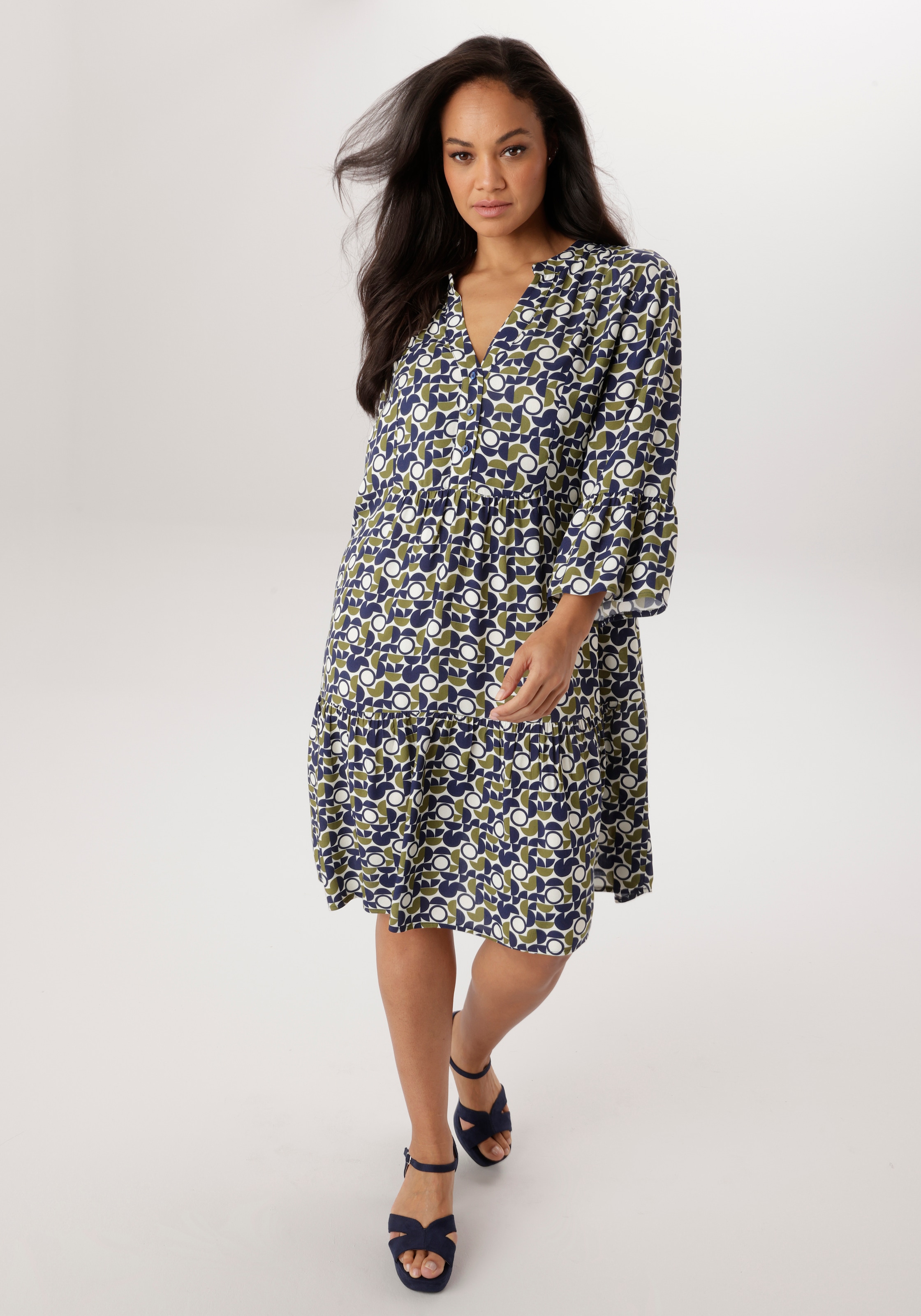 Image of Aniston PLUS Sommerkleid mit modernem Punkte-Druck