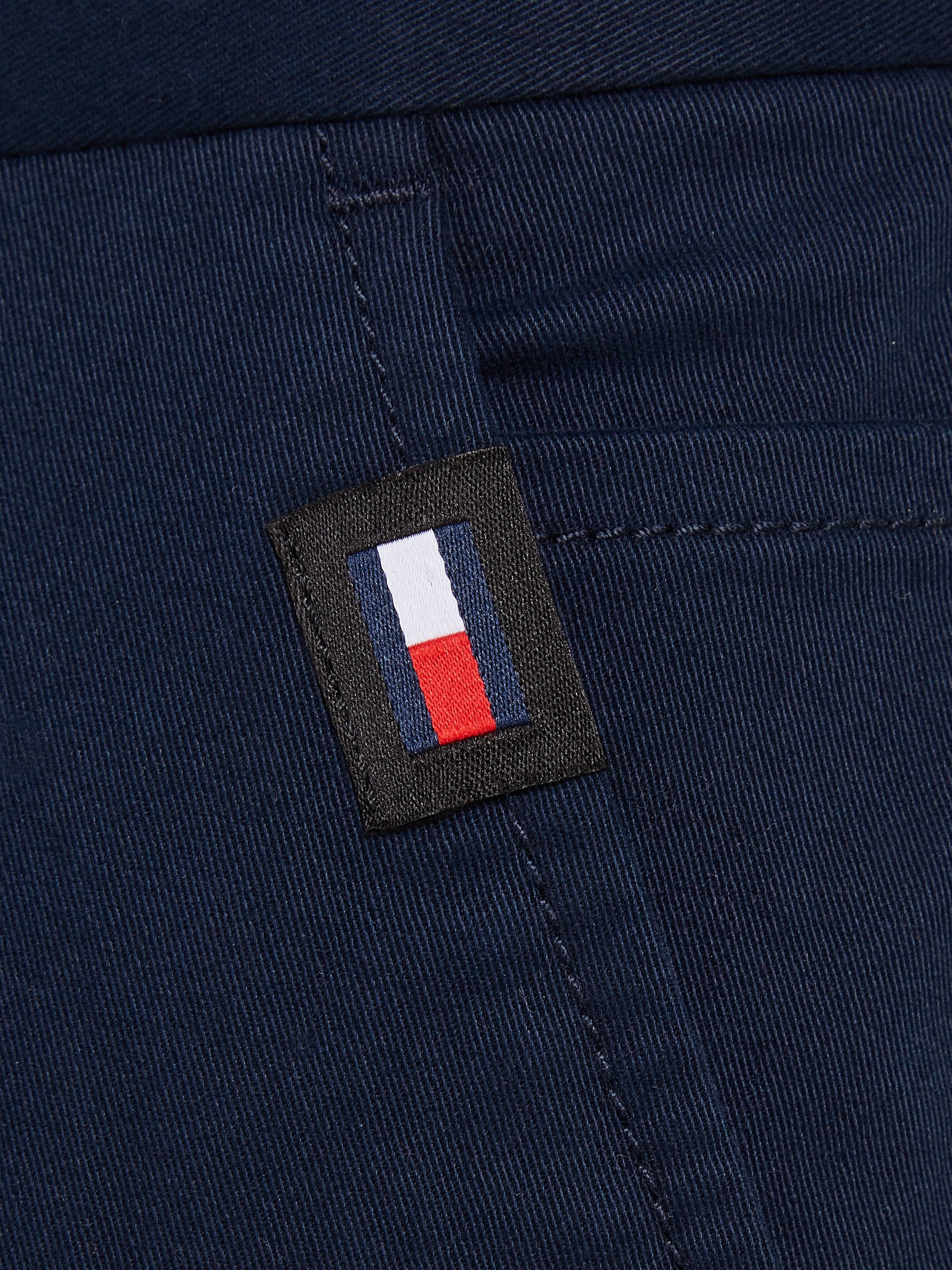 Tommy Jeans Chinohose »TJM AUSTIN CHINO«, Markenlogo an Gesäss- und Eingriffstasche