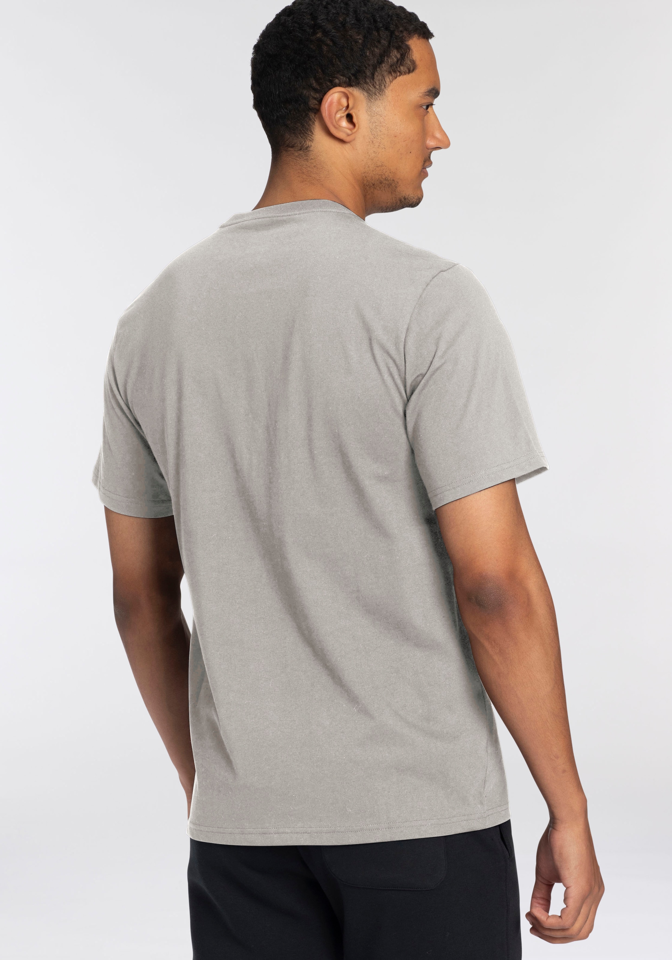 Converse T-Shirt »STANDARD FIT CENTER FRONT LARGE LOGO STAR CHEV SS TEE«