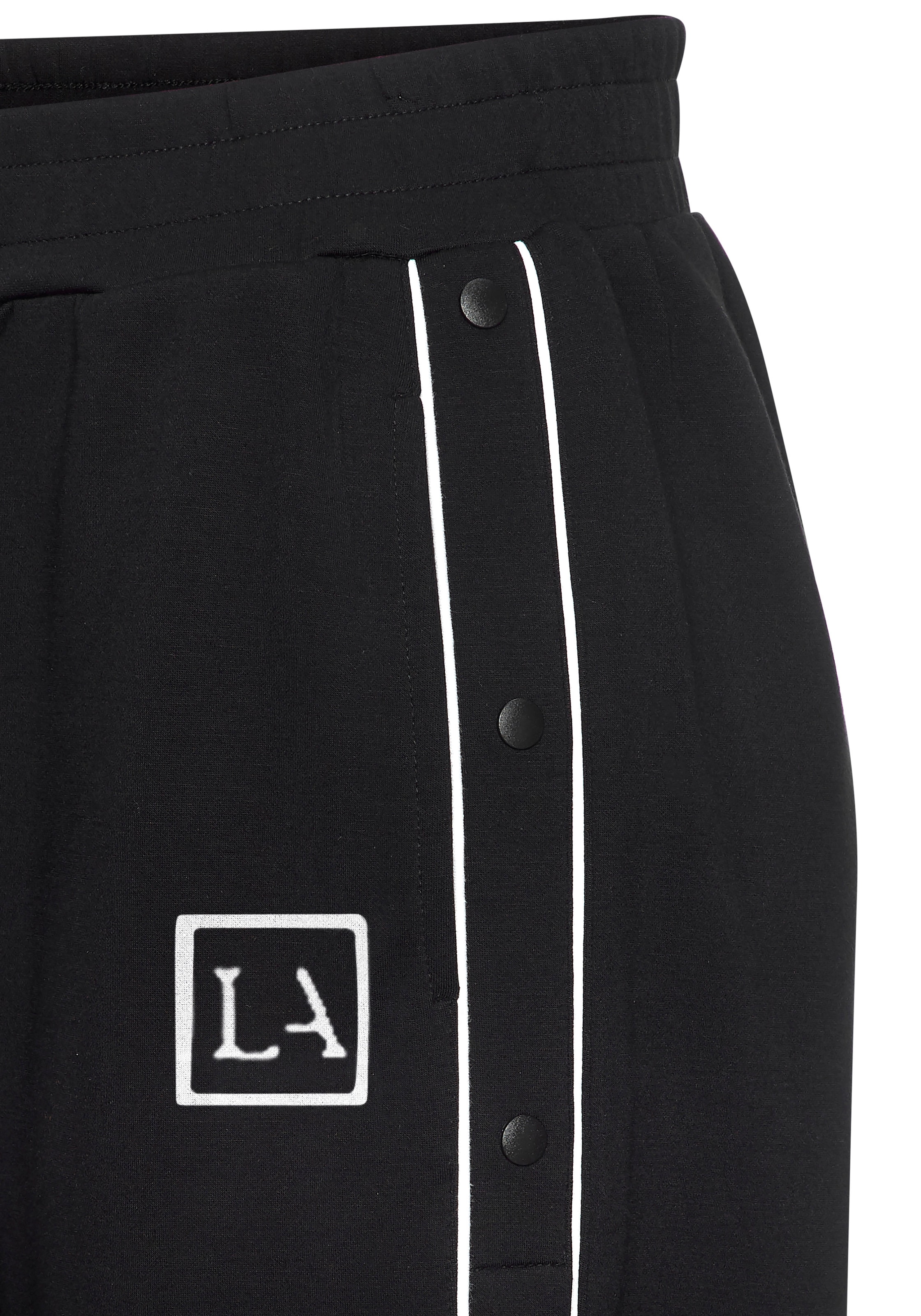 LASCANA ACTIVE Jogginghose  mit seitlicher Knopfleiste