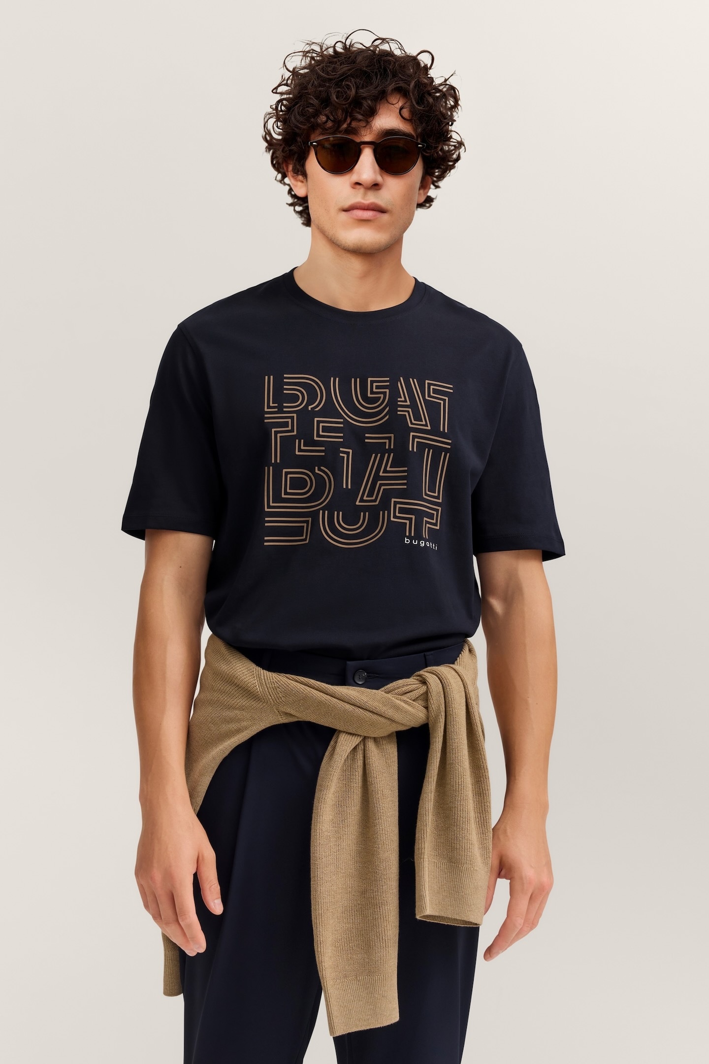 bugatti T-shirt »Modern Fit« mit Logo-Print und Rundhals aus Baumwolle