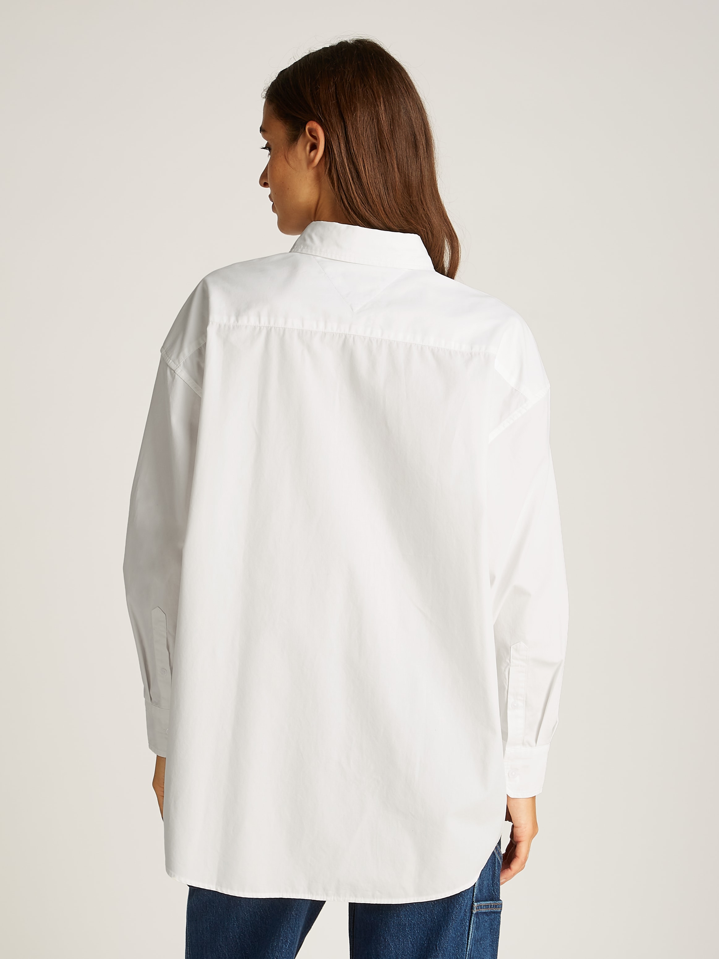 Tommy Jeans Curve Hemdbluse »TJW OVS BADGE POPLIN SHIRT EXT«, in Grossen Grössen, Popeline, Langarm, Badge