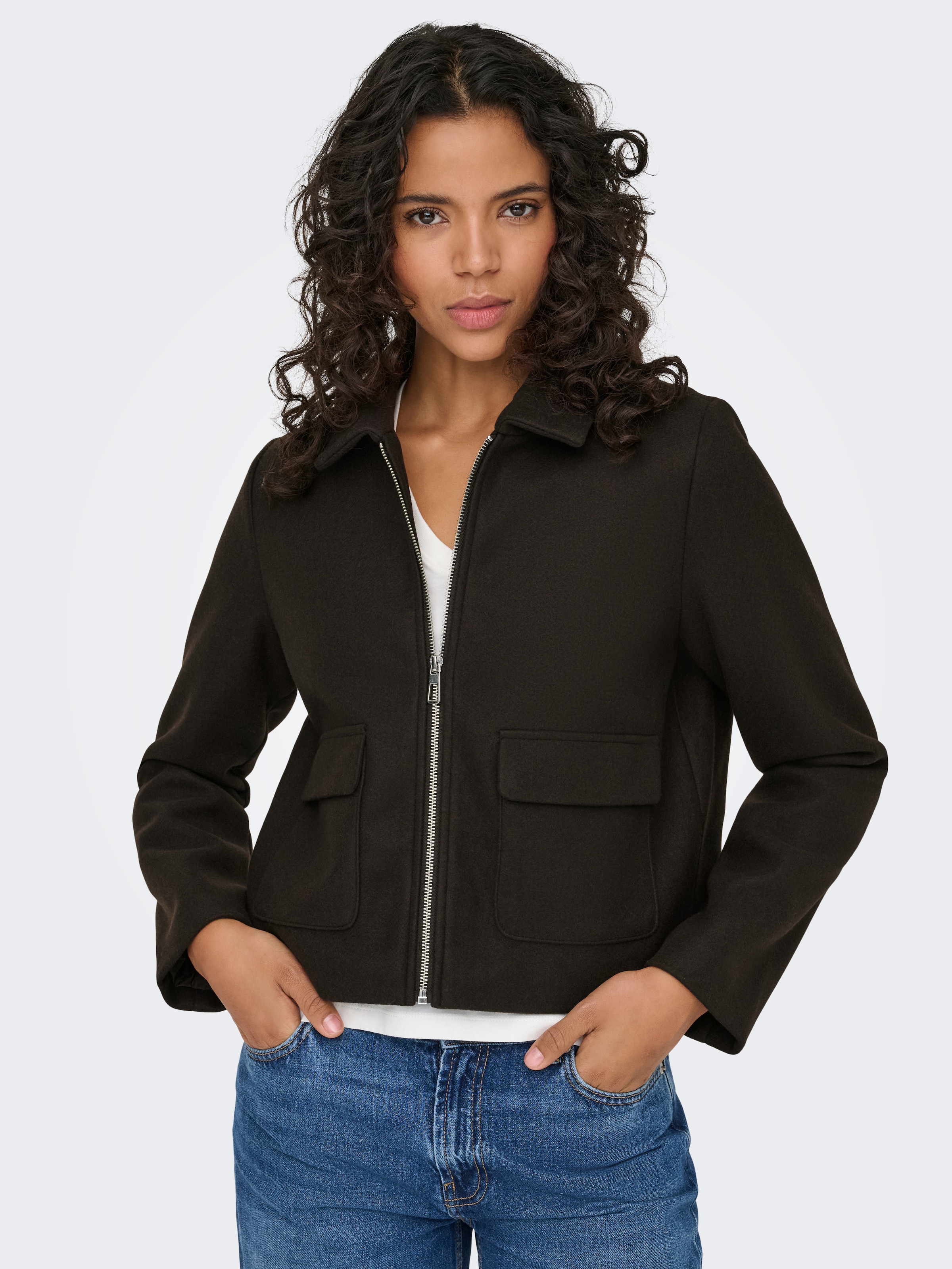 Image of ONLY Kurzjacke "ONLVELA ZIP SHORT JACKET OTW" Materialmix, aufgesetzte Pattentaschen